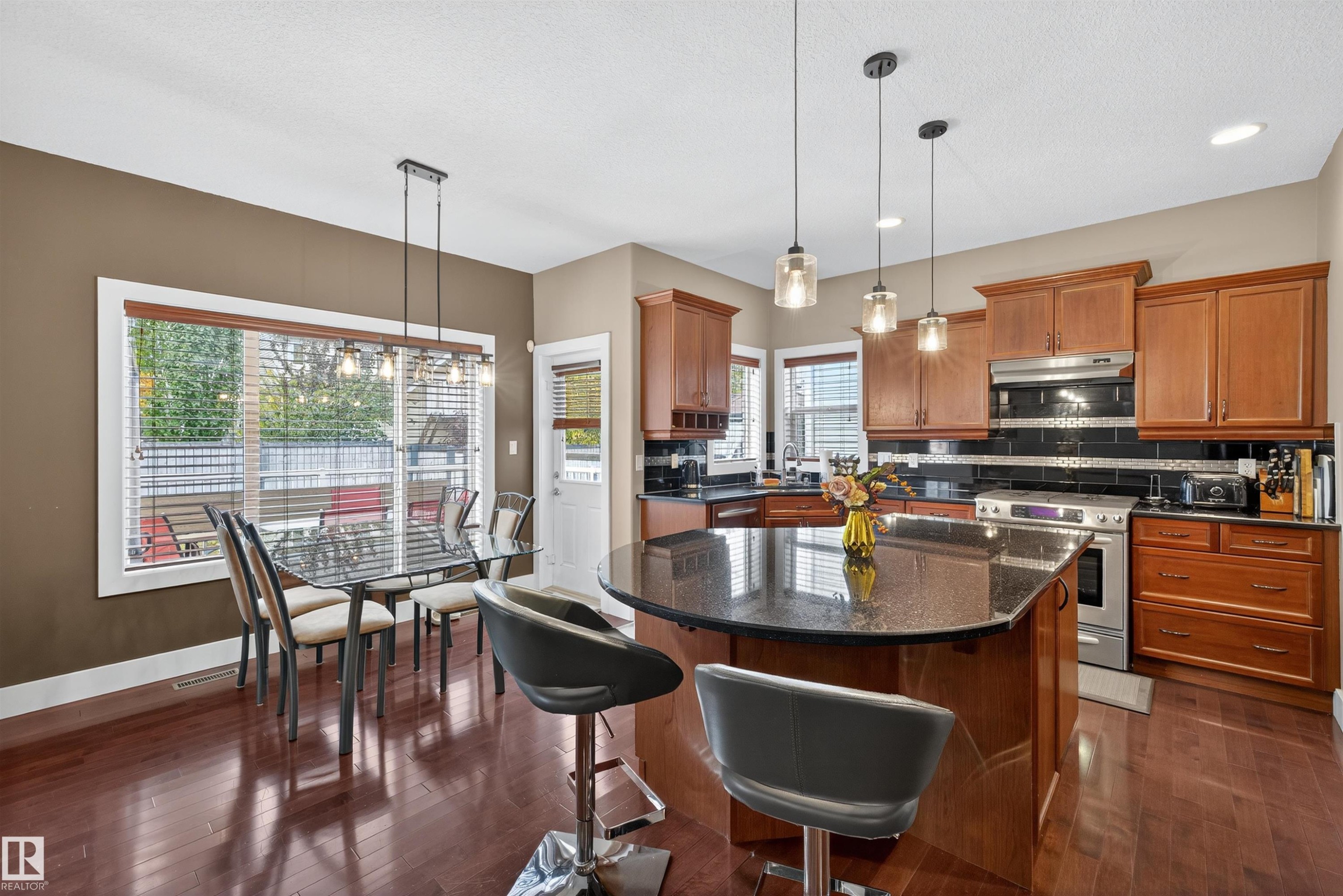 520 Stewart Crescent, Edmonton, AB - Indoor