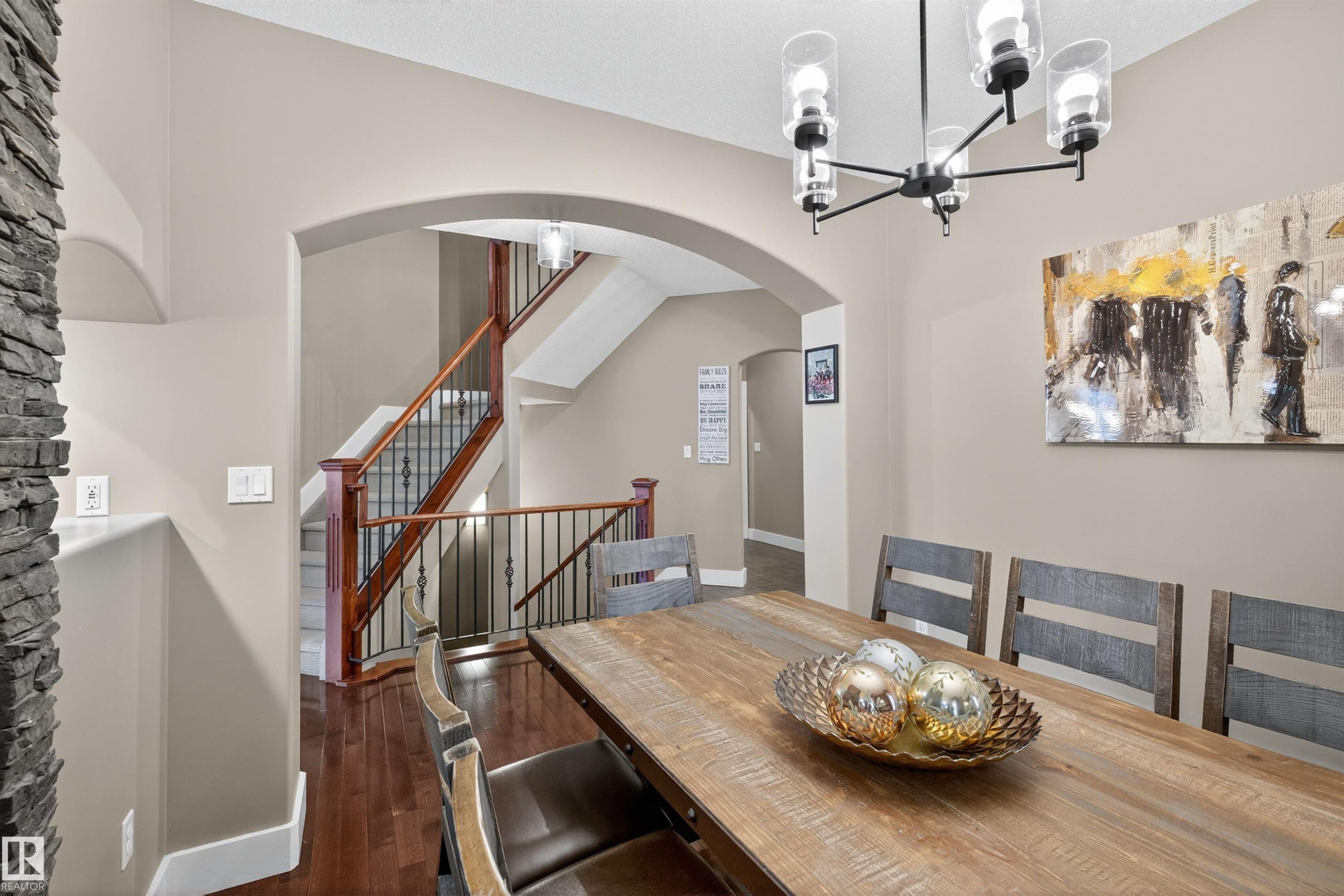 520 Stewart Crescent, Edmonton, AB - Indoor With Fireplace