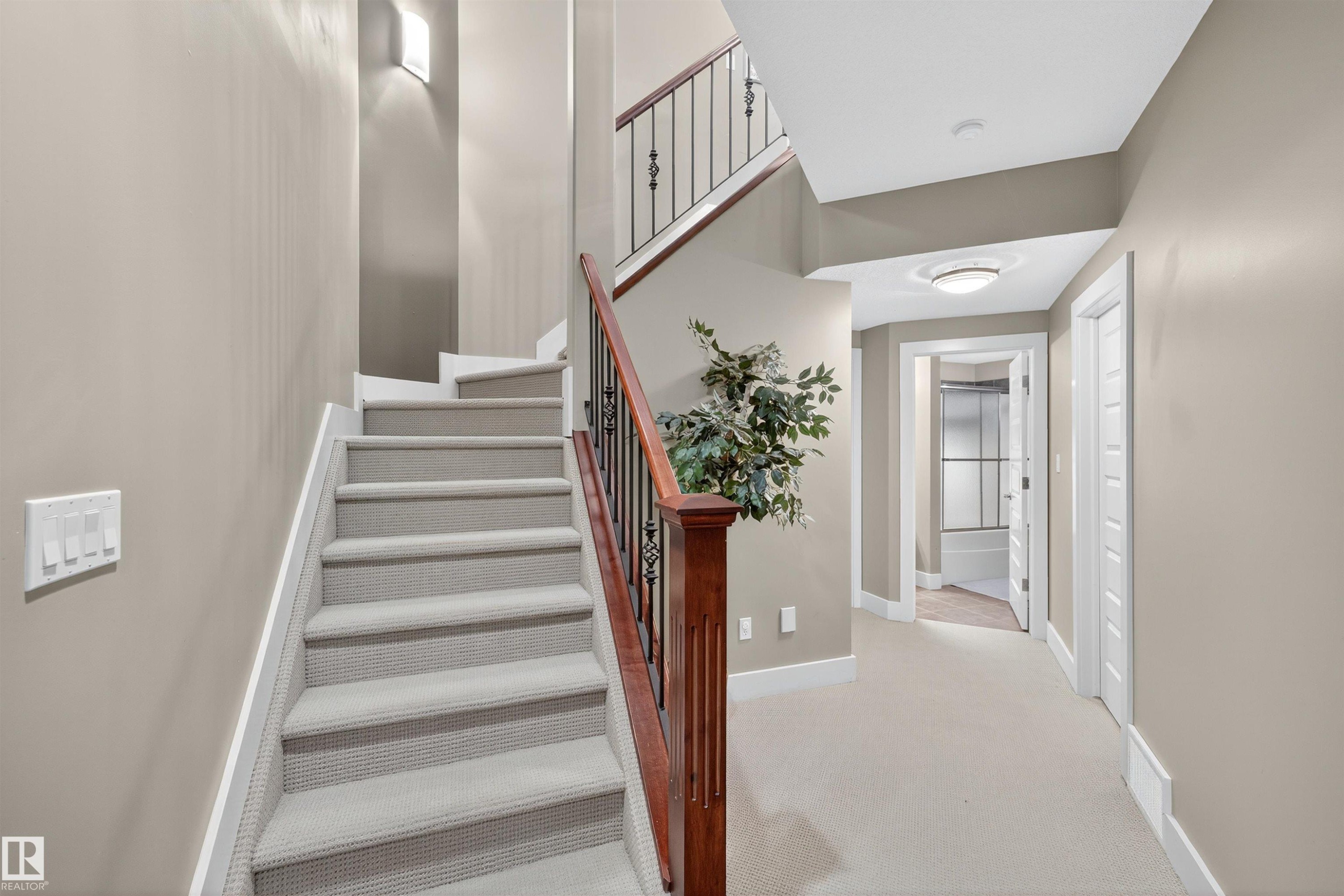 520 Stewart Crescent, Edmonton, AB - Indoor Photo Showing Other Room