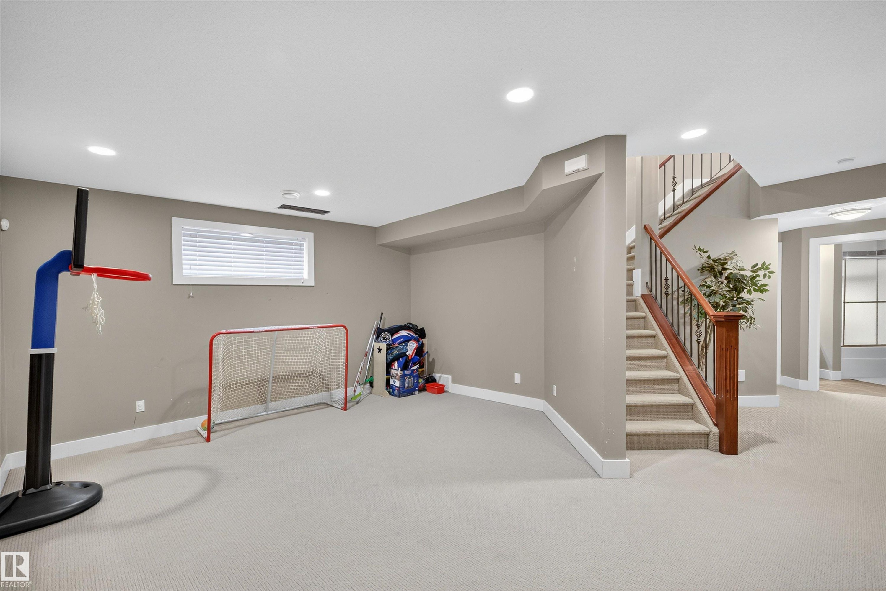 520 Stewart Crescent, Edmonton, AB - Indoor Photo Showing Basement