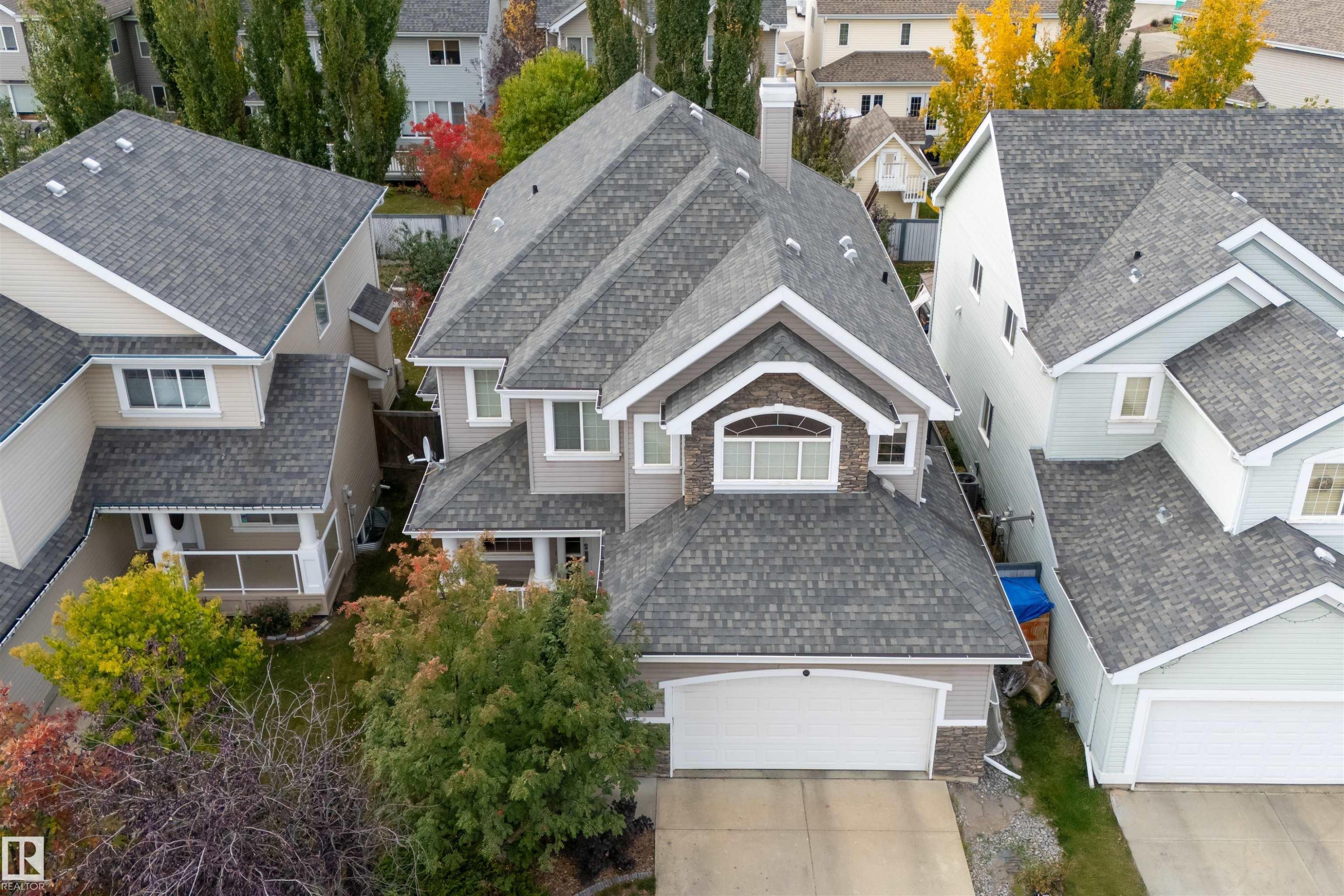 520 Stewart Crescent, Edmonton, AB - Outdoor With Facade