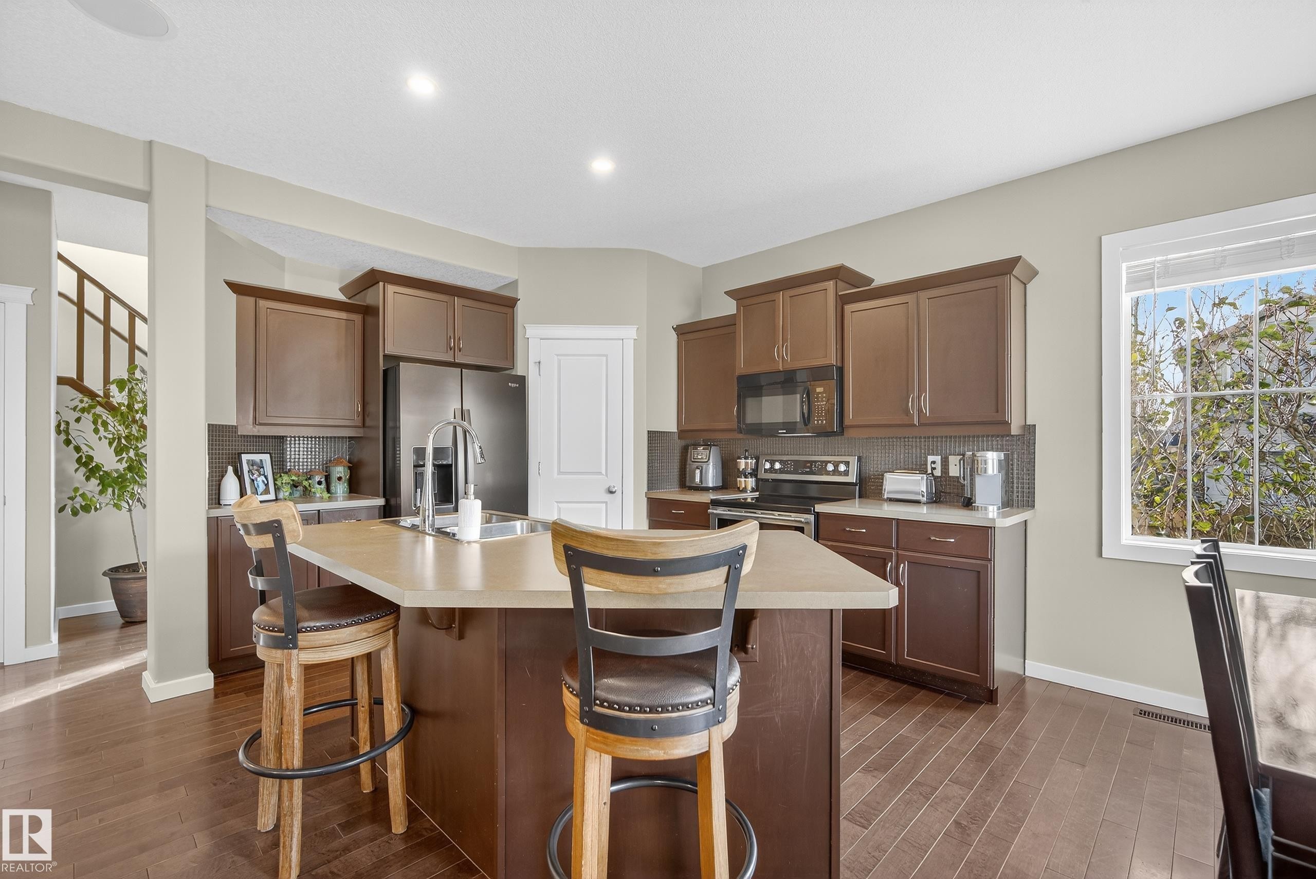 1756 63 Street, Edmonton, AB - Indoor Photo Showing Kitchen