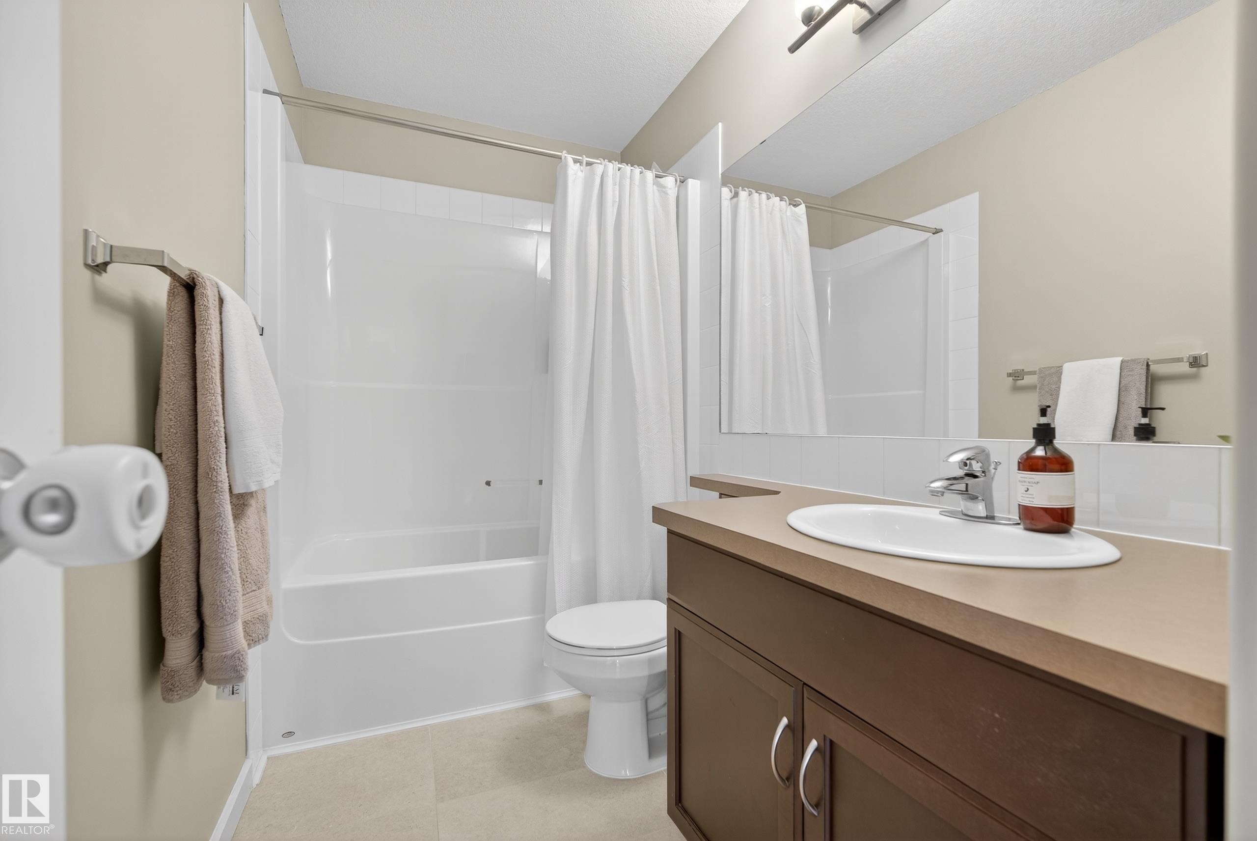 1756 63 Street, Edmonton, AB - Indoor Photo Showing Bathroom