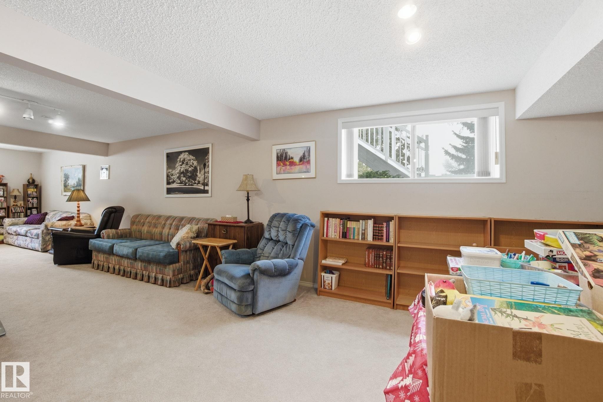 8 9731 174 Street, Edmonton, AB - Indoor