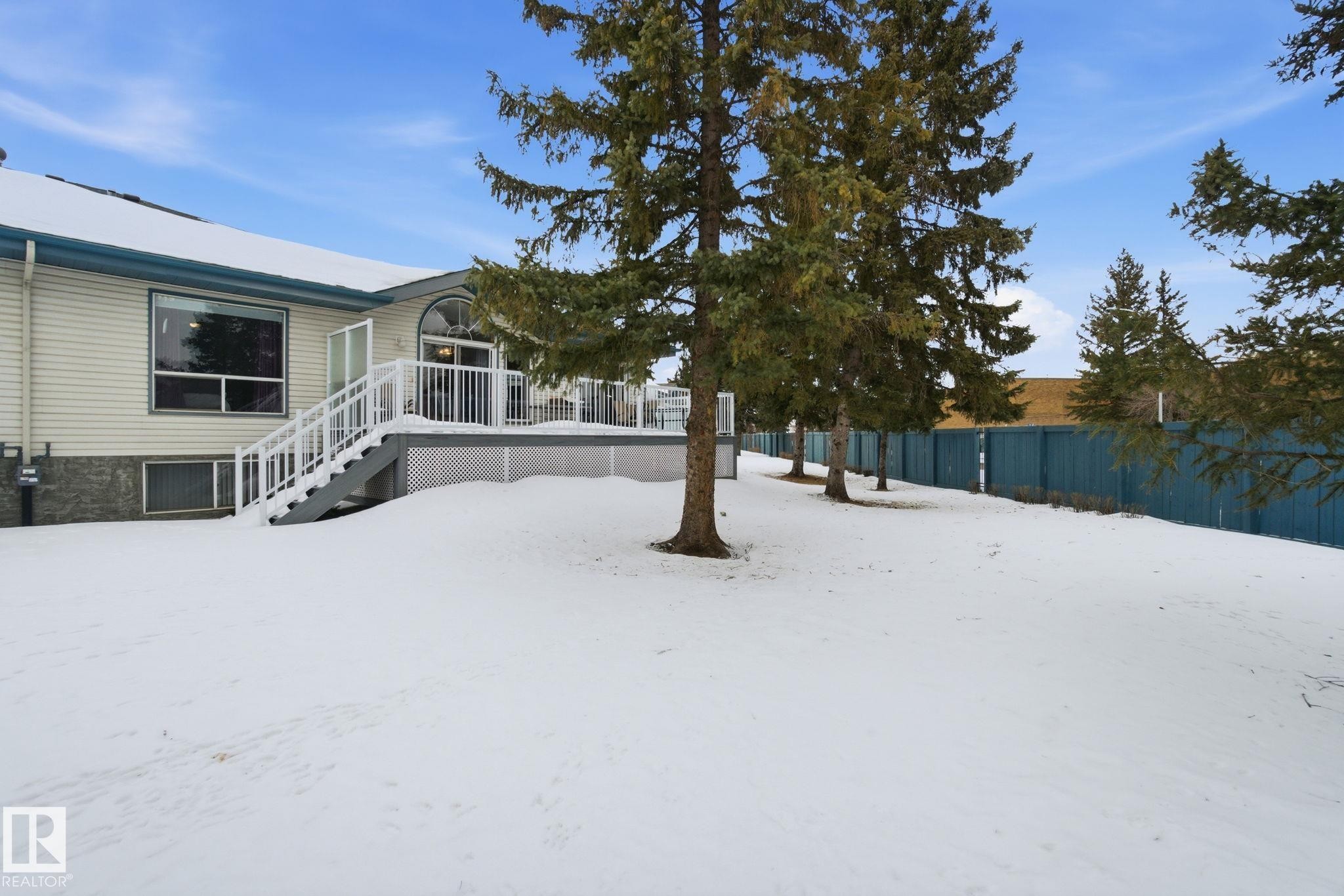 8 9731 174 Street, Edmonton, AB - Outdoor