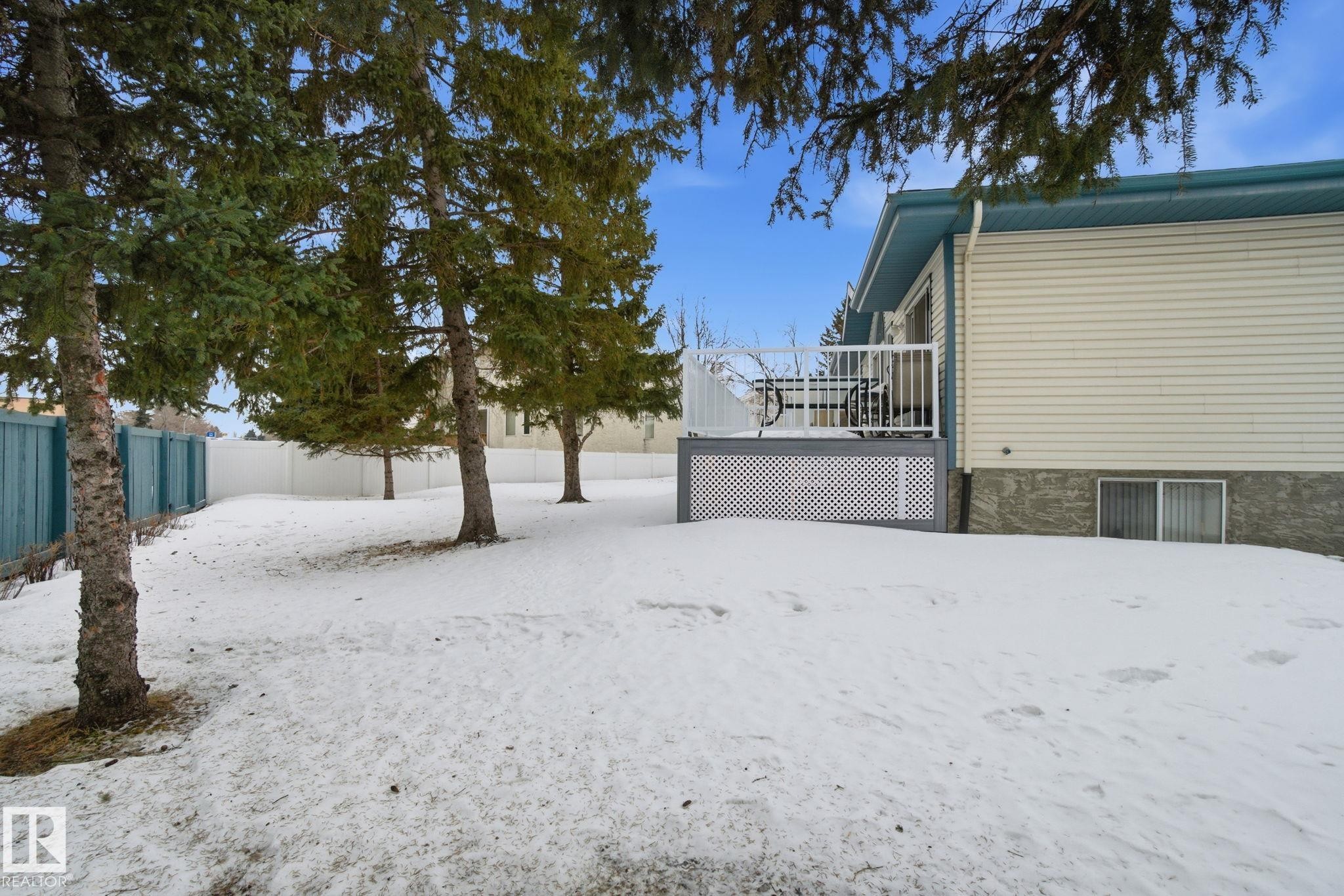 8 9731 174 Street, Edmonton, AB - Outdoor