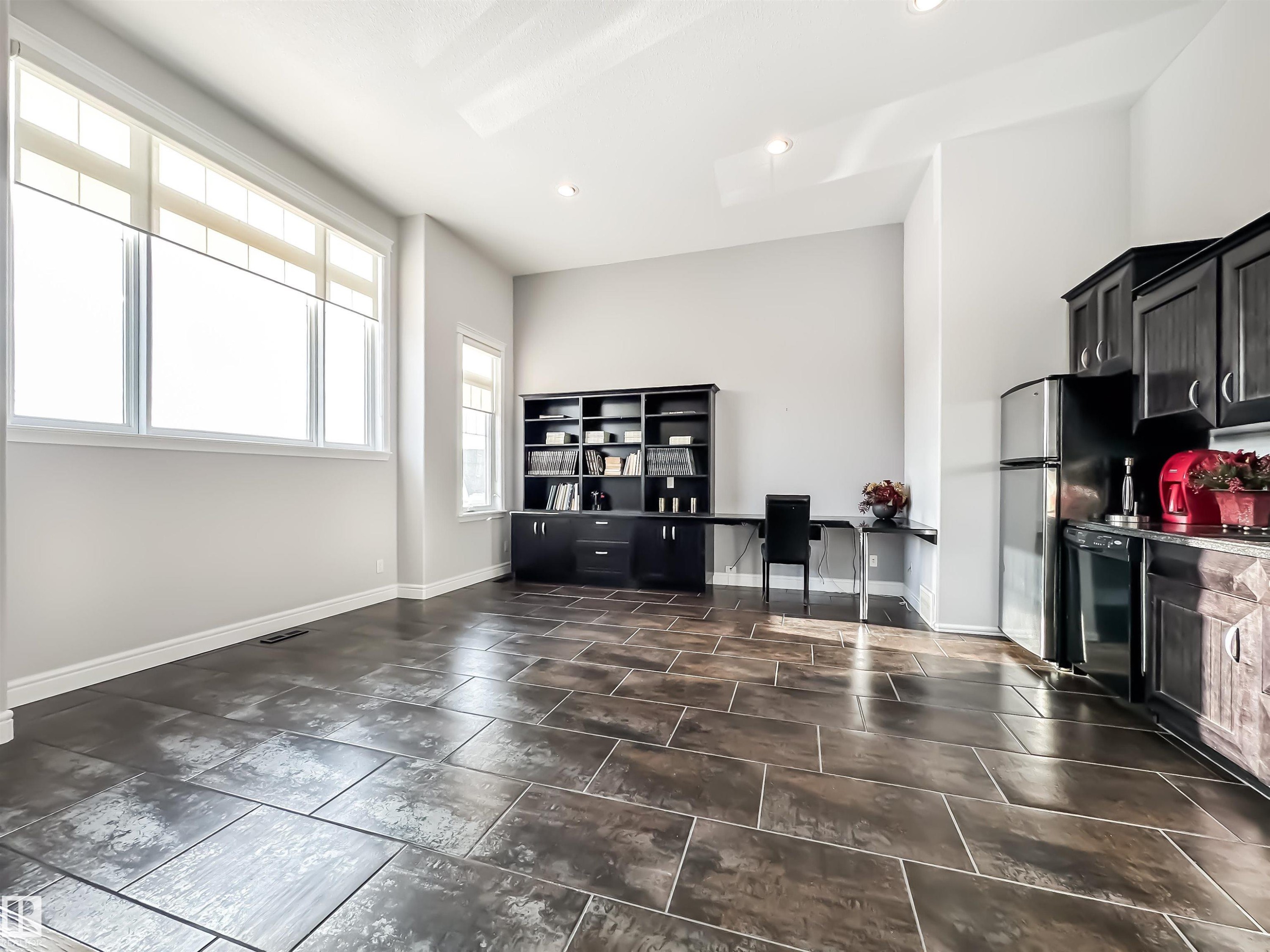 3438 West Landing, Edmonton, AB - Indoor