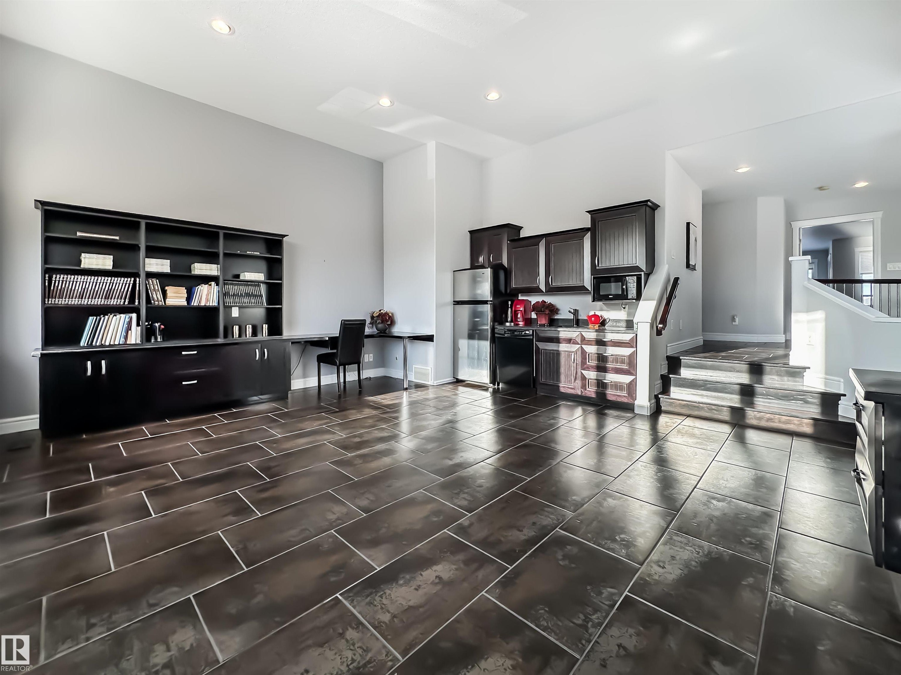 3438 West Landing, Edmonton, AB - Indoor