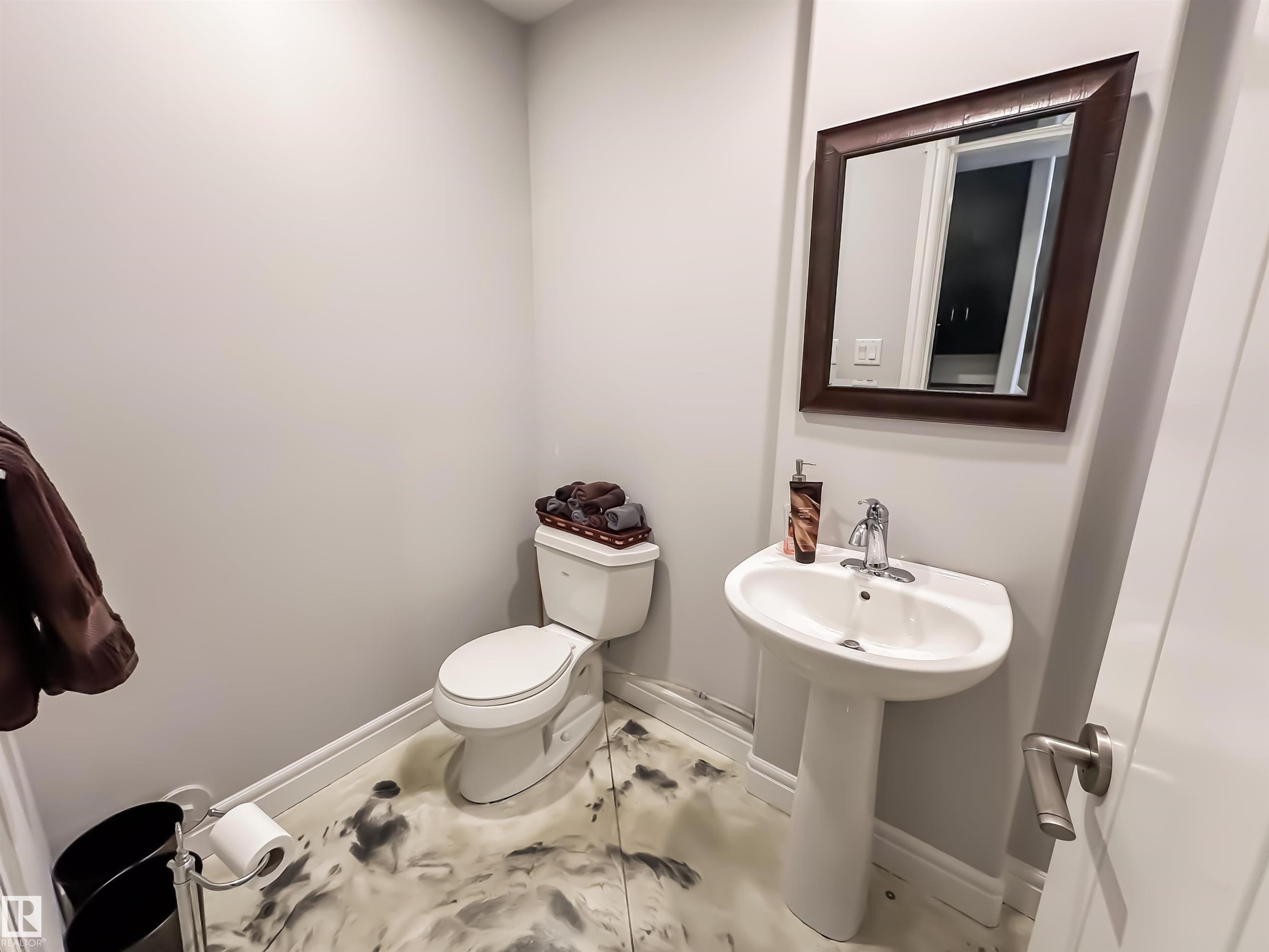 3438 West Landing, Edmonton, AB - Indoor Photo Showing Bathroom