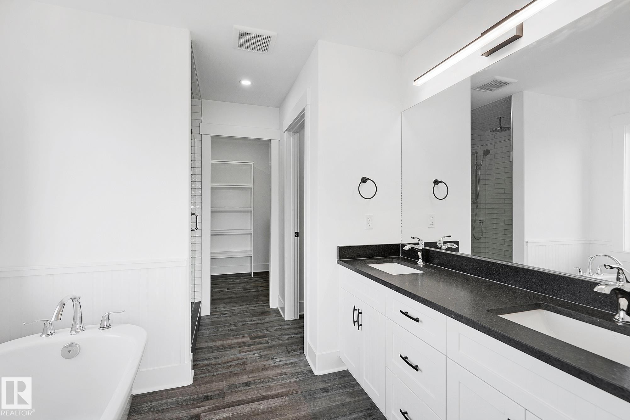 6 52019 Rge Rd 20, Rural Parkland County, AB - Indoor Photo Showing Bathroom