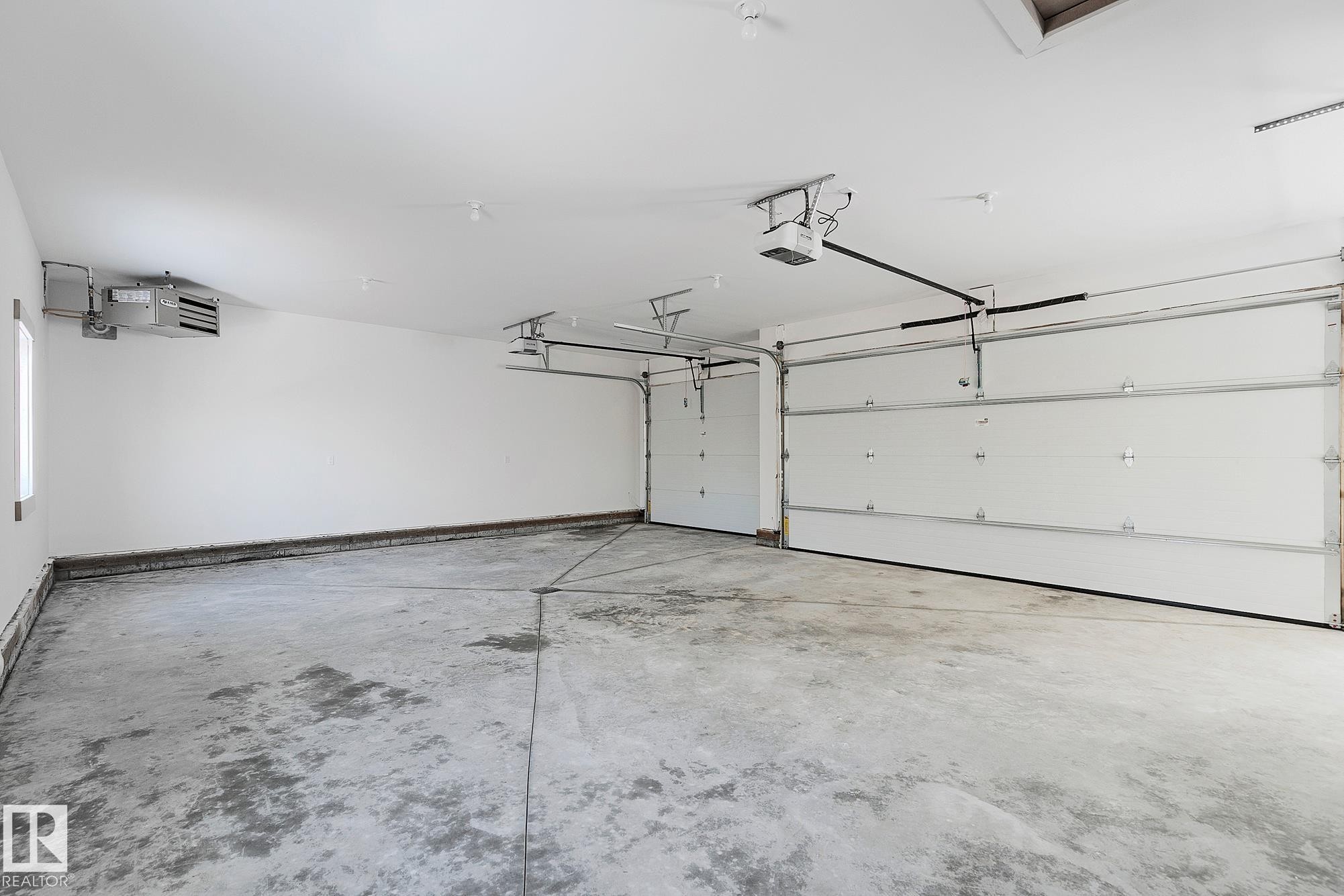 6 52019 Rge Rd 20, Rural Parkland County, AB - Indoor Photo Showing Garage