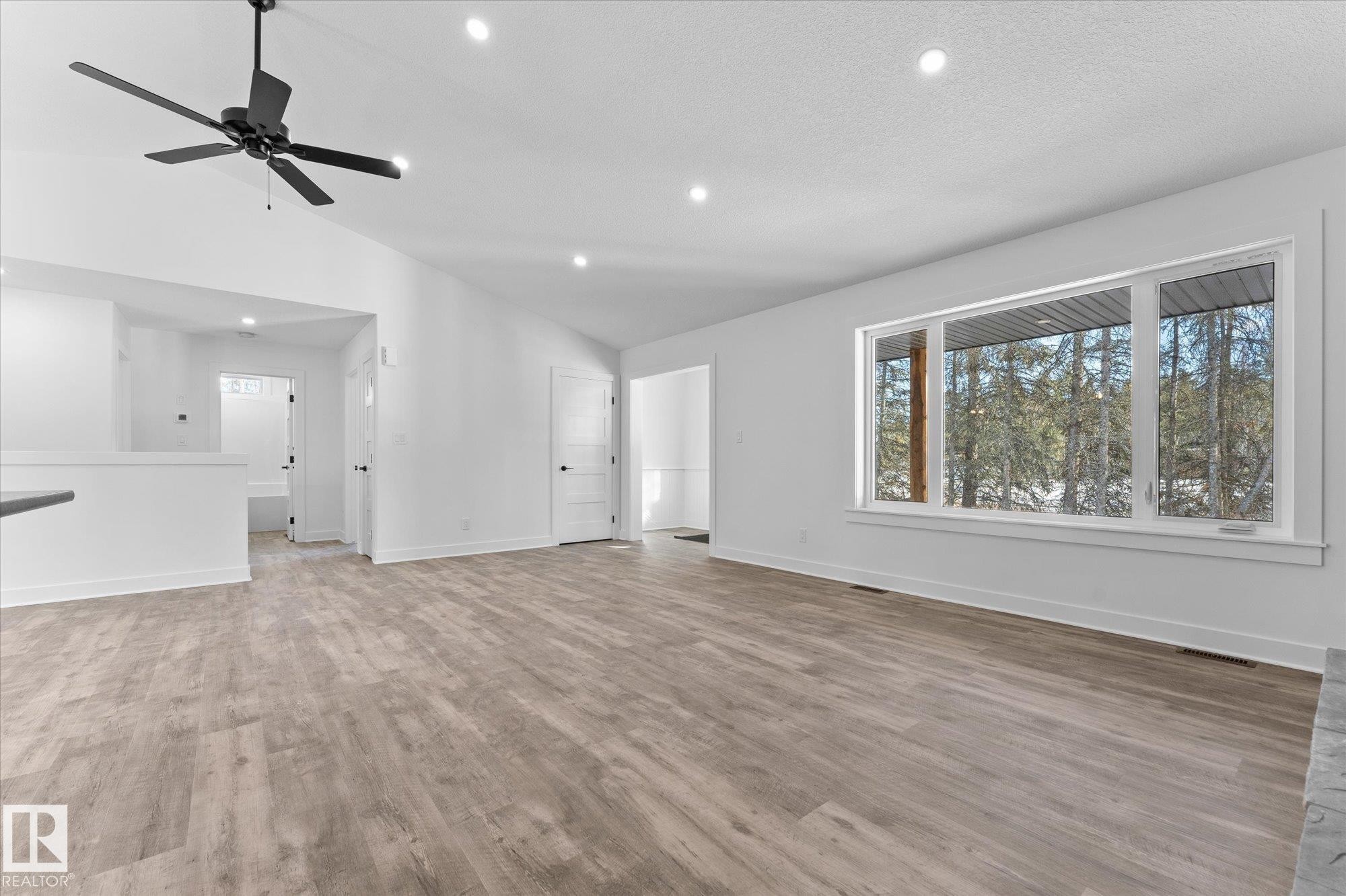 311 55504 Rr 13, Rural Lac Ste. Anne County, AB - Indoor Photo Showing Other Room