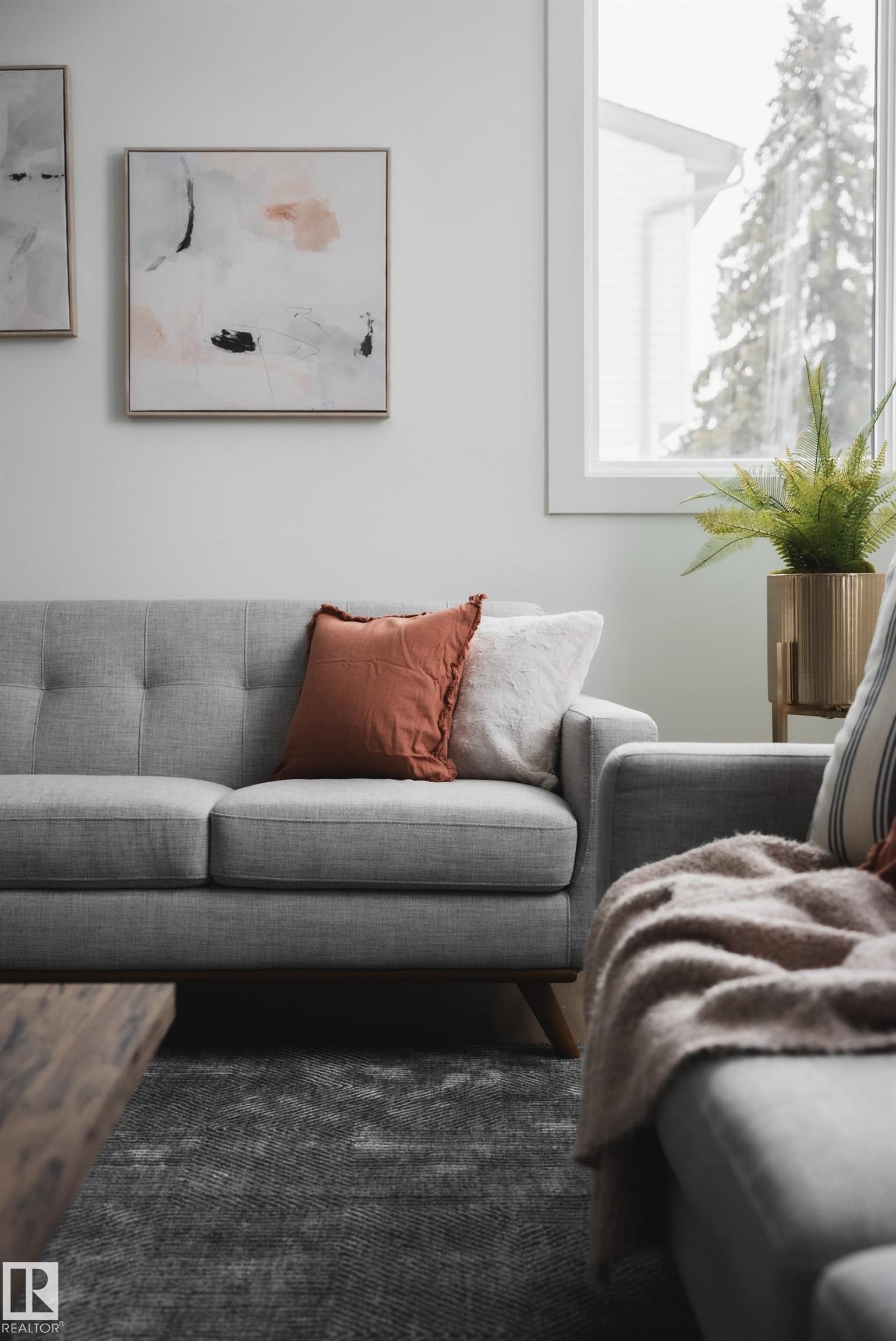 66 Akinsdale Gardens, St. Albert, AB - Indoor Photo Showing Living Room