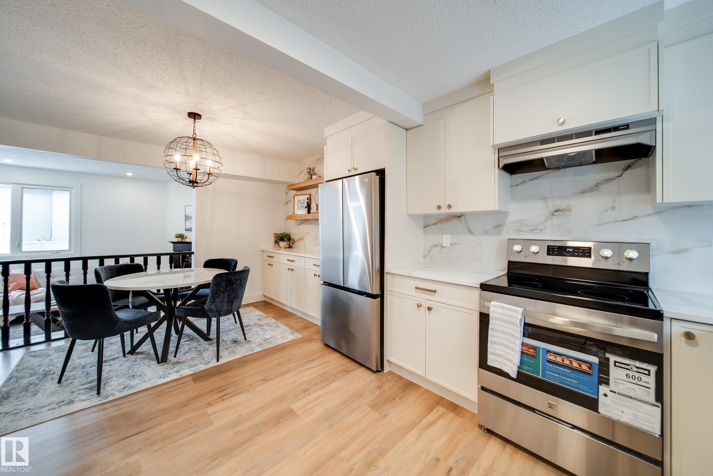 66 Akinsdale Gardens, St. Albert, AB - Indoor Photo Showing Kitchen With Stainless Steel Kitchen