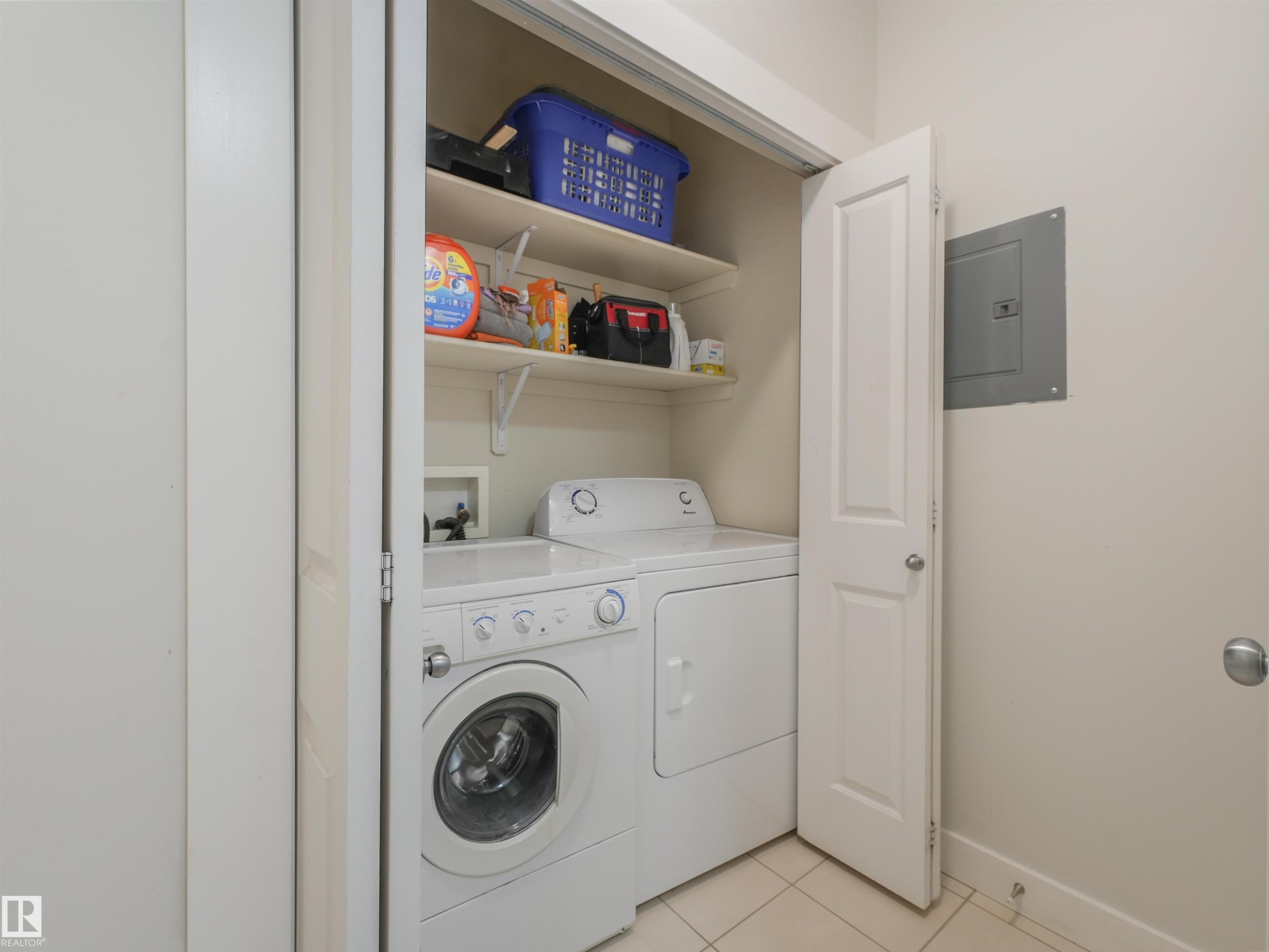 10941/10943 76 Avenue, Edmonton, AB - Indoor Photo Showing Laundry Room