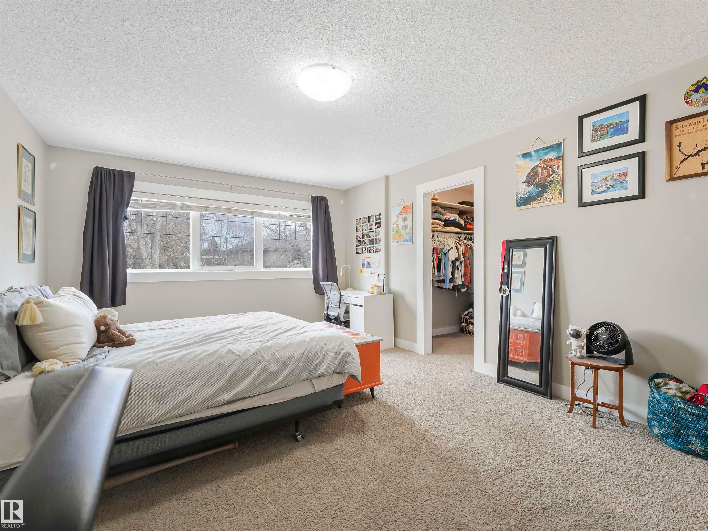 10941/10943 76 Avenue, Edmonton, AB - Indoor Photo Showing Bedroom