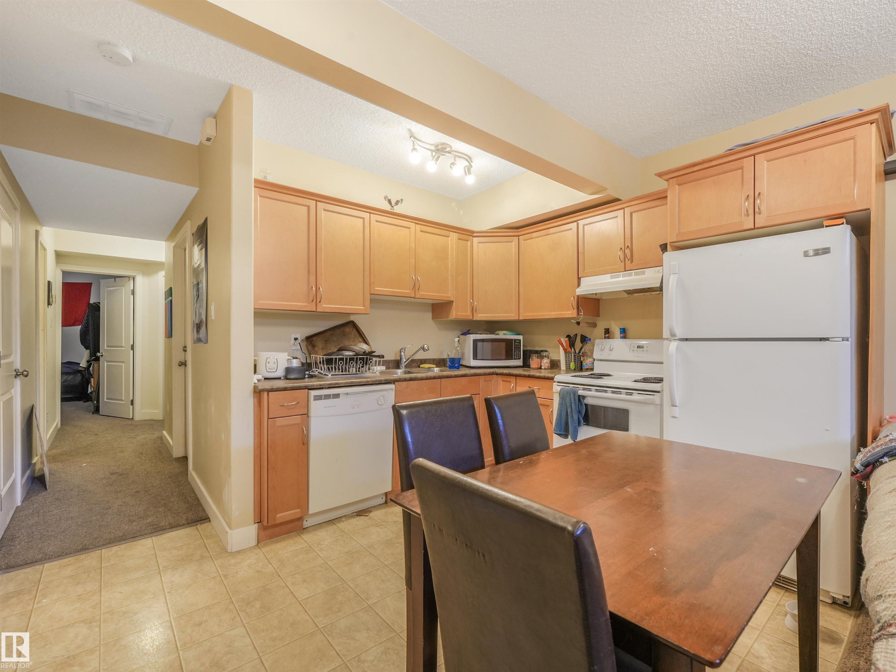 10943 76 Avenue, Edmonton, AB - Indoor Photo Showing Kitchen
