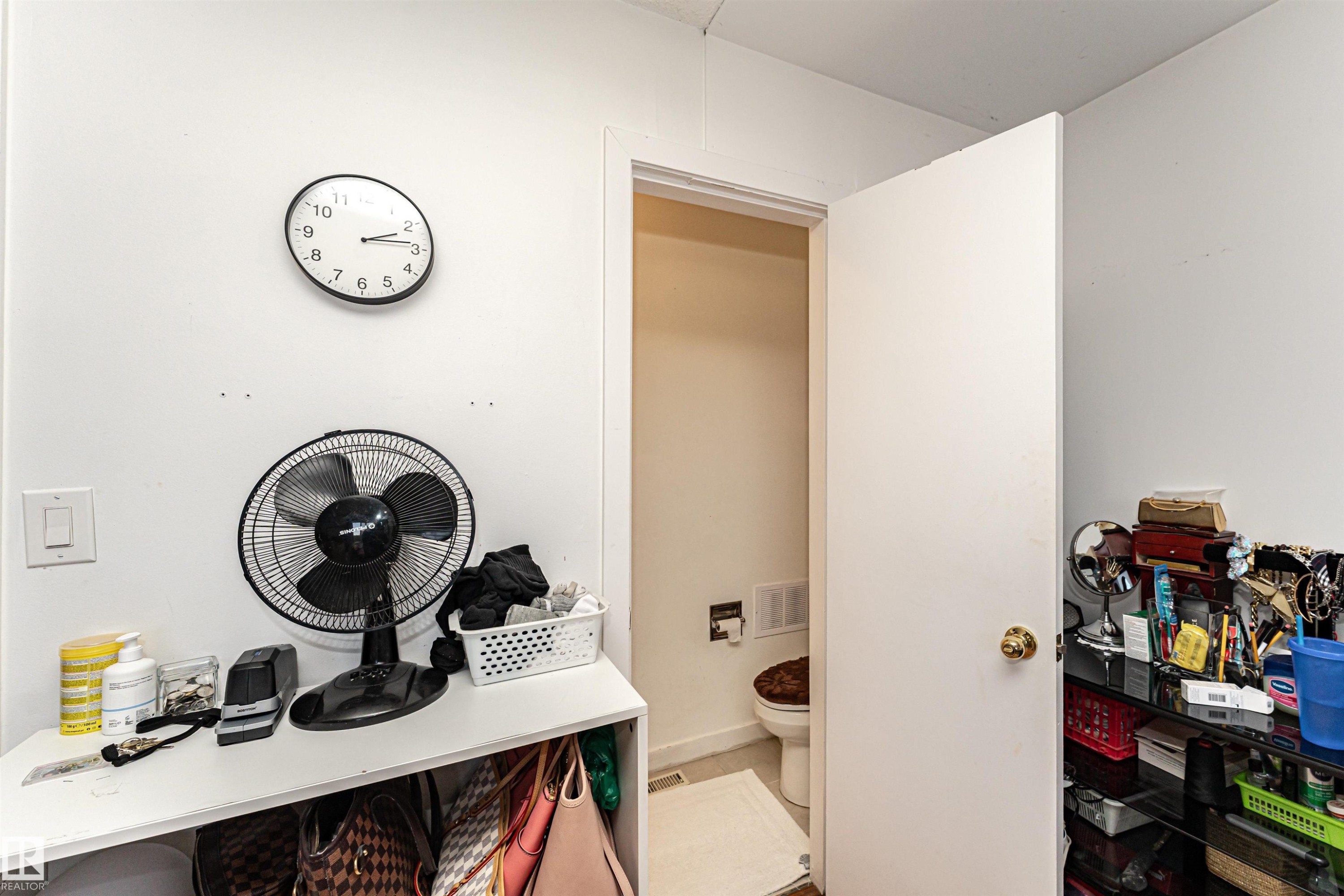 Detailed view - 2349 Millbourne Road W, Edmonton, AB - Indoor