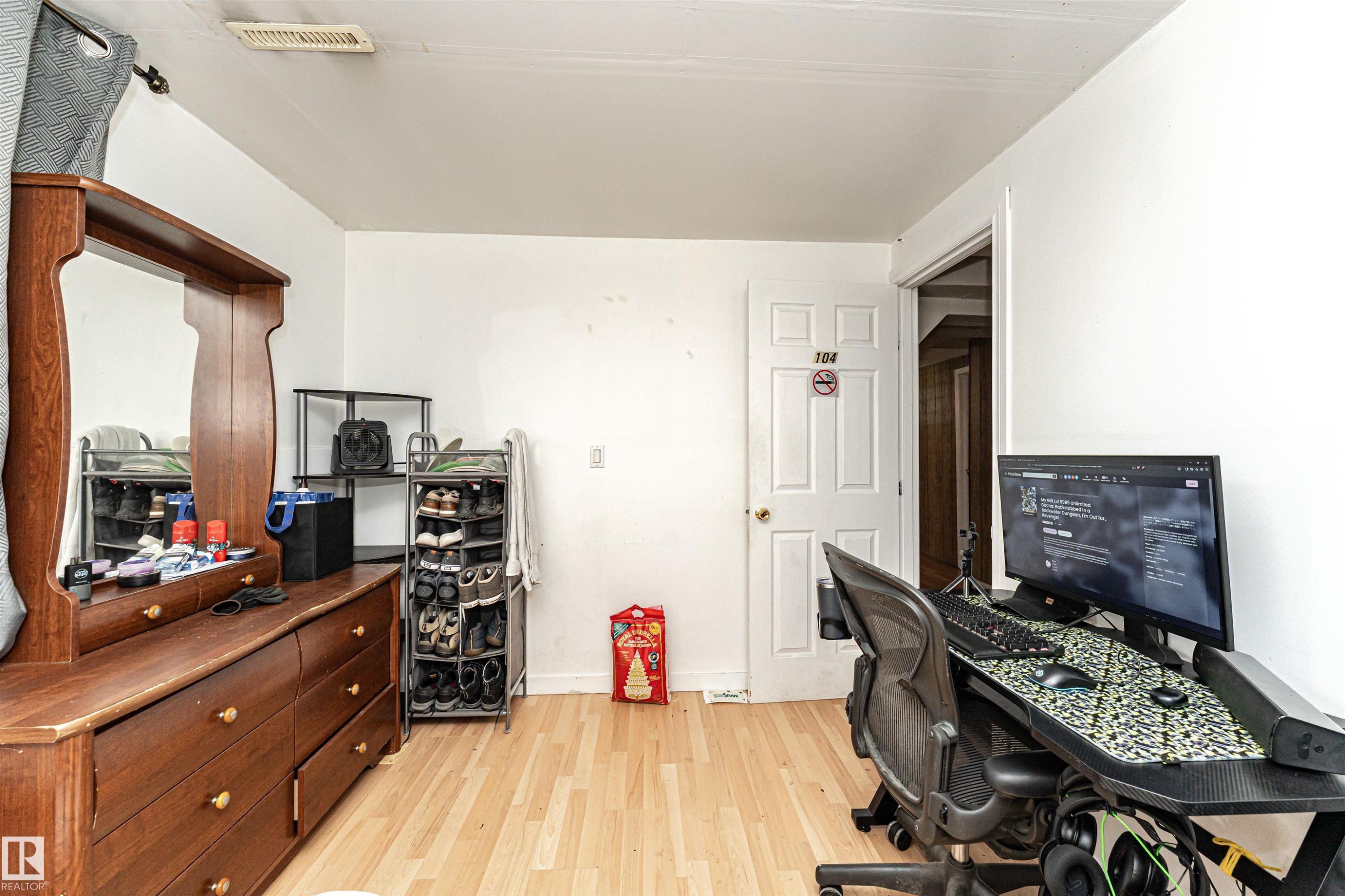 Office area featuring light wood-type flooring and baseboards - 2349 Millbourne Road W, Edmonton, AB - Indoor Photo Showing Office