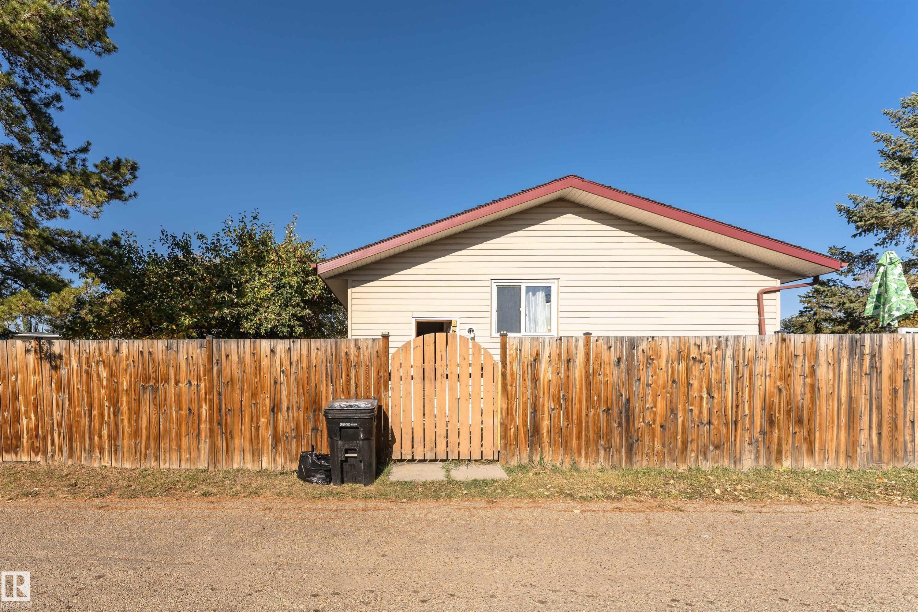 View of side of home - 2349 Millbourne Road W, Edmonton, AB - Outdoor