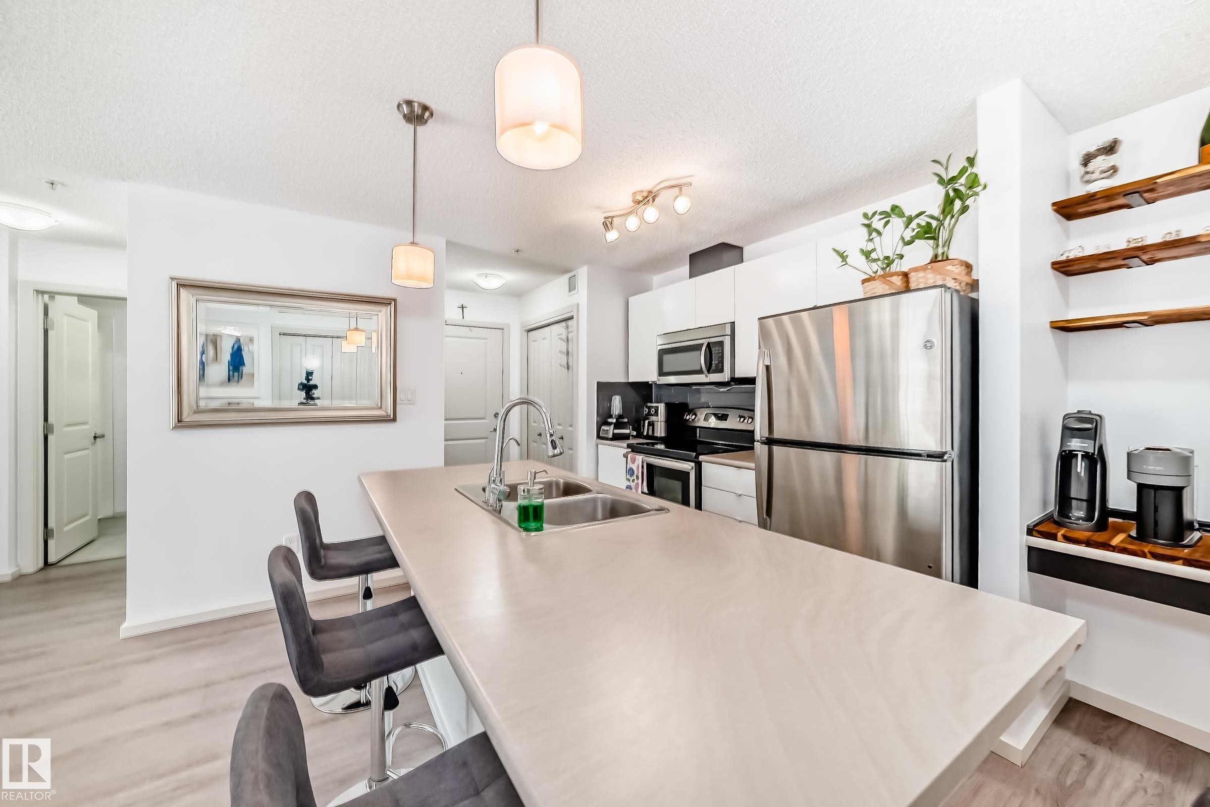 148-348 Windermere Road, Edmonton, AB - Indoor Photo Showing Kitchen With Double Sink With Upgraded Kitchen
