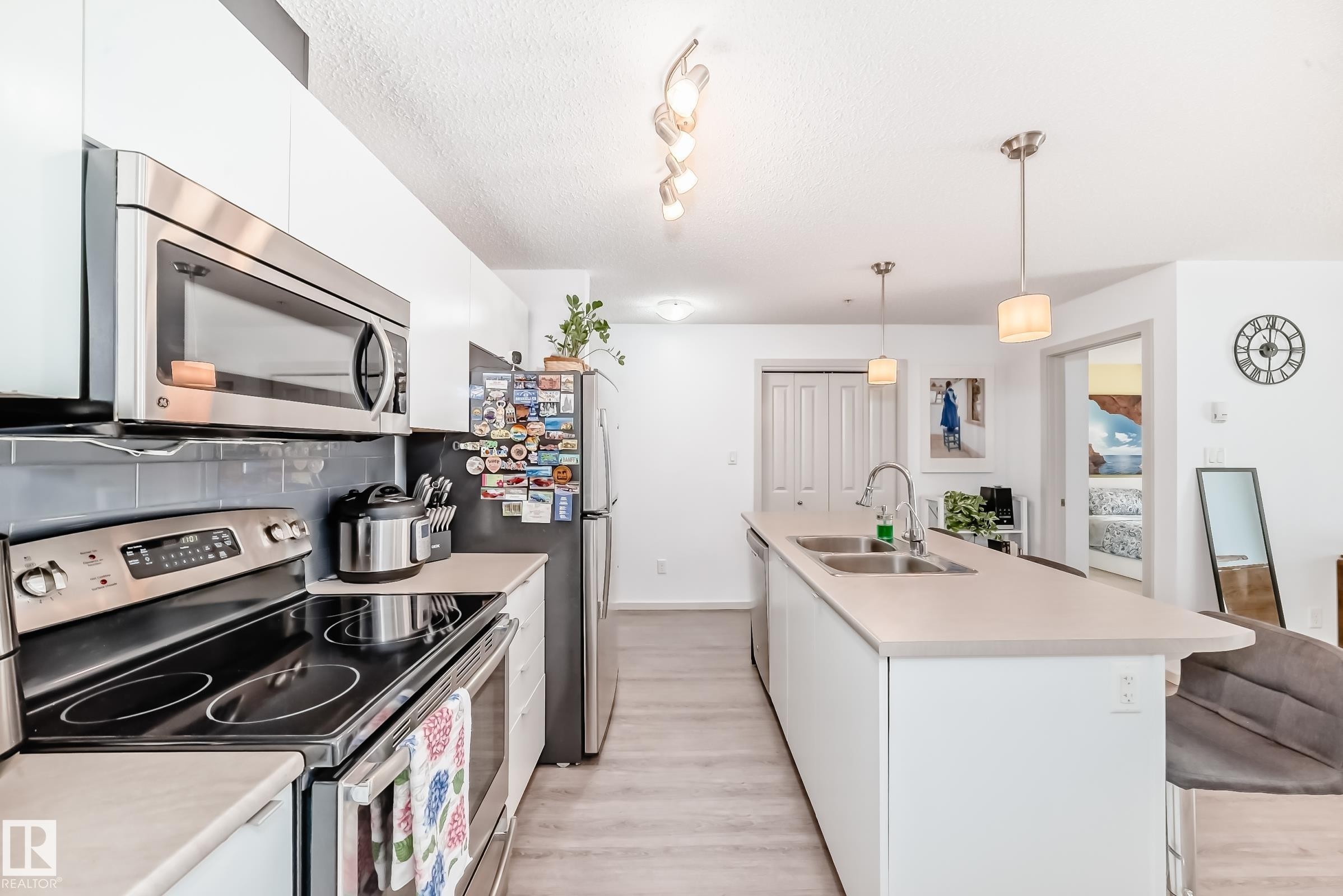 148-348 Windermere Road, Edmonton, AB - Indoor Photo Showing Kitchen With Double Sink