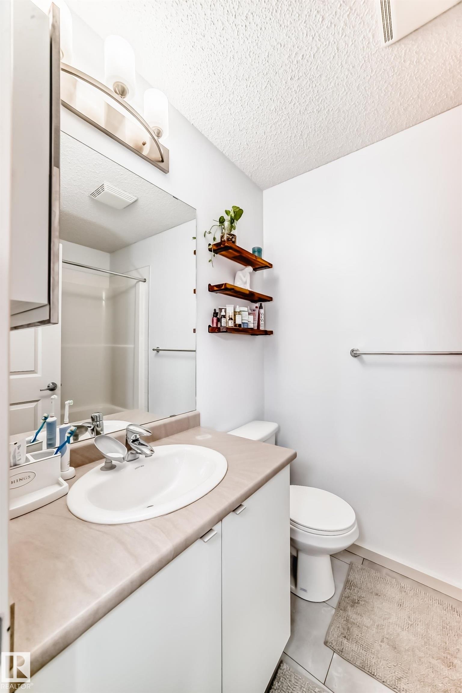 148-348 Windermere Road, Edmonton, AB - Indoor Photo Showing Bathroom