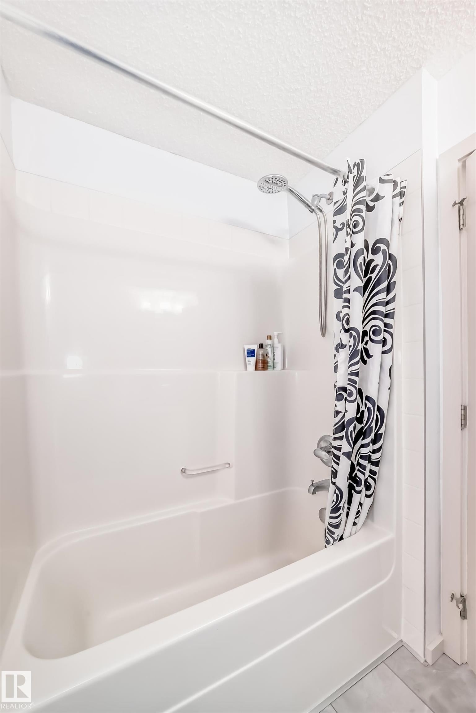 148-348 Windermere Road, Edmonton, AB - Indoor Photo Showing Bathroom