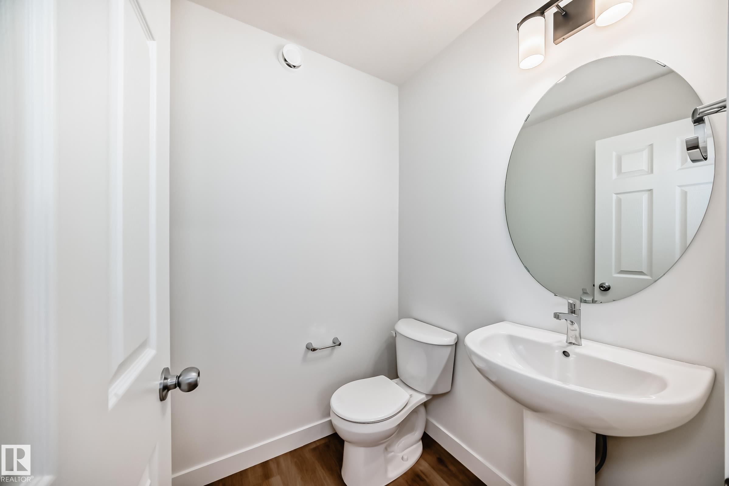 4619 177Ave, Edmonton, AB - Indoor Photo Showing Bathroom