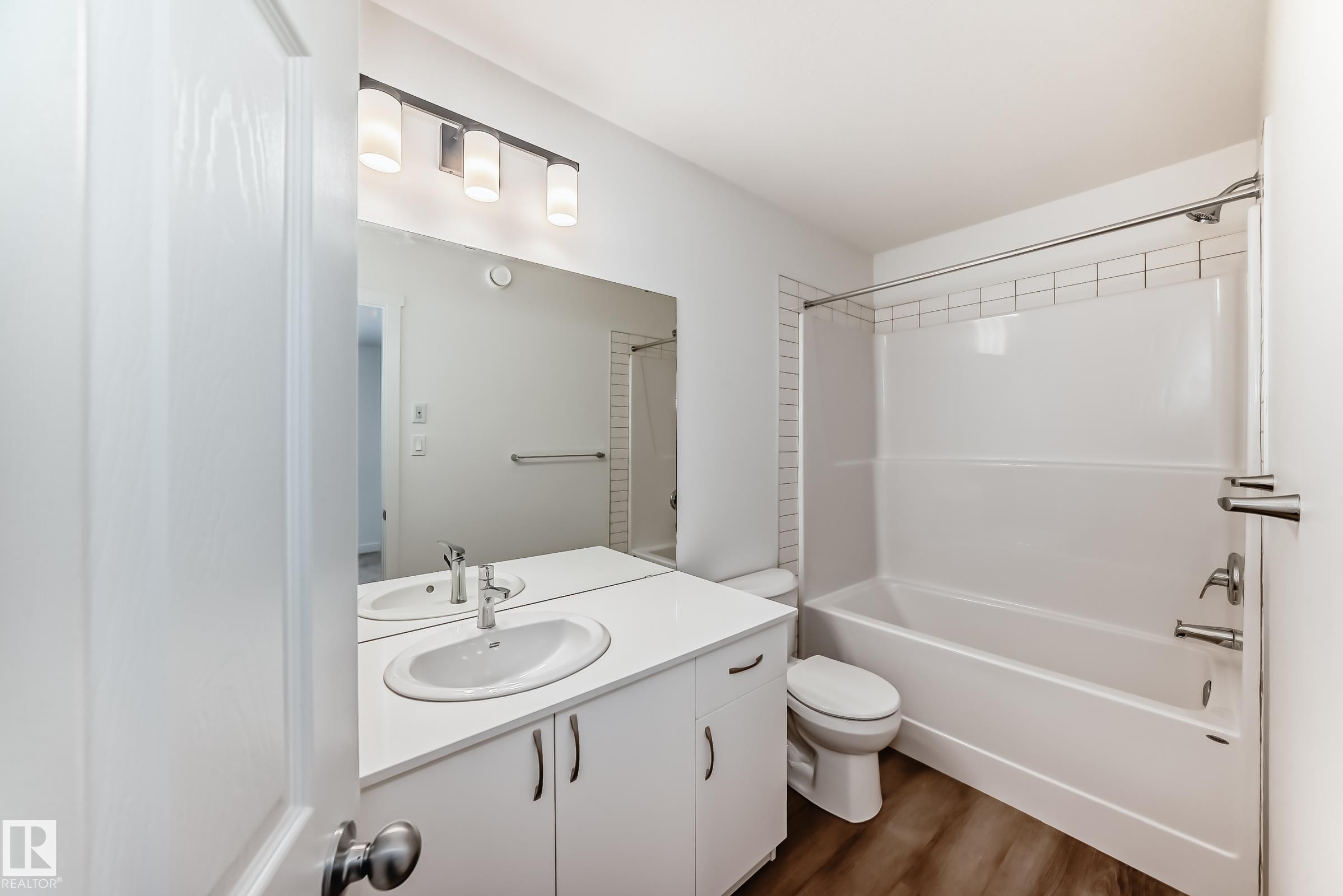 4619 177Ave, Edmonton, AB - Indoor Photo Showing Bathroom