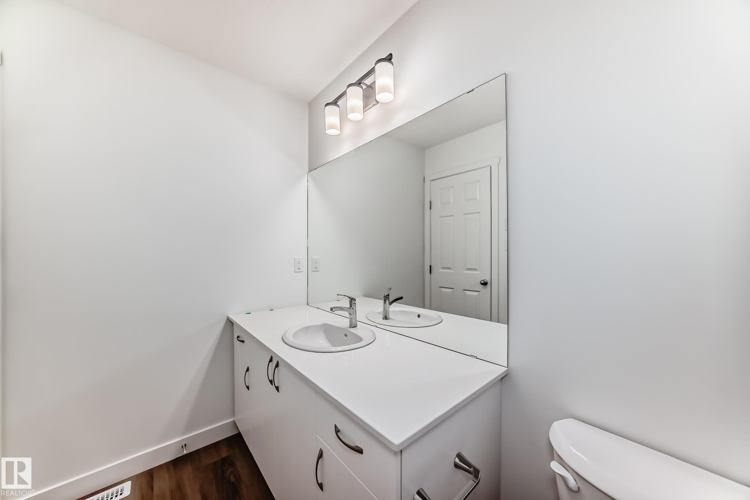 4619 177Ave, Edmonton, AB - Indoor Photo Showing Bathroom