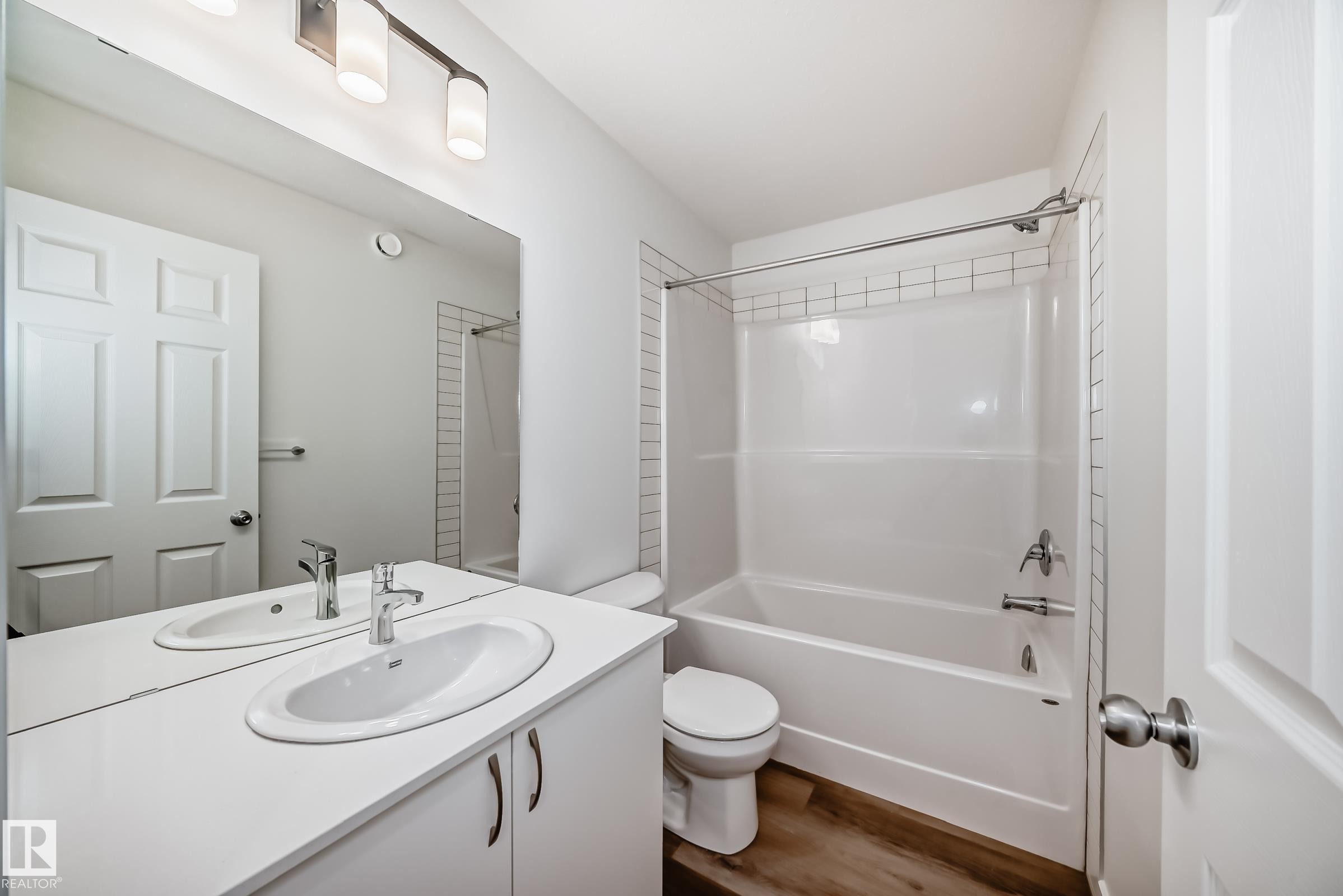 4619 177Ave, Edmonton, AB - Indoor Photo Showing Bathroom