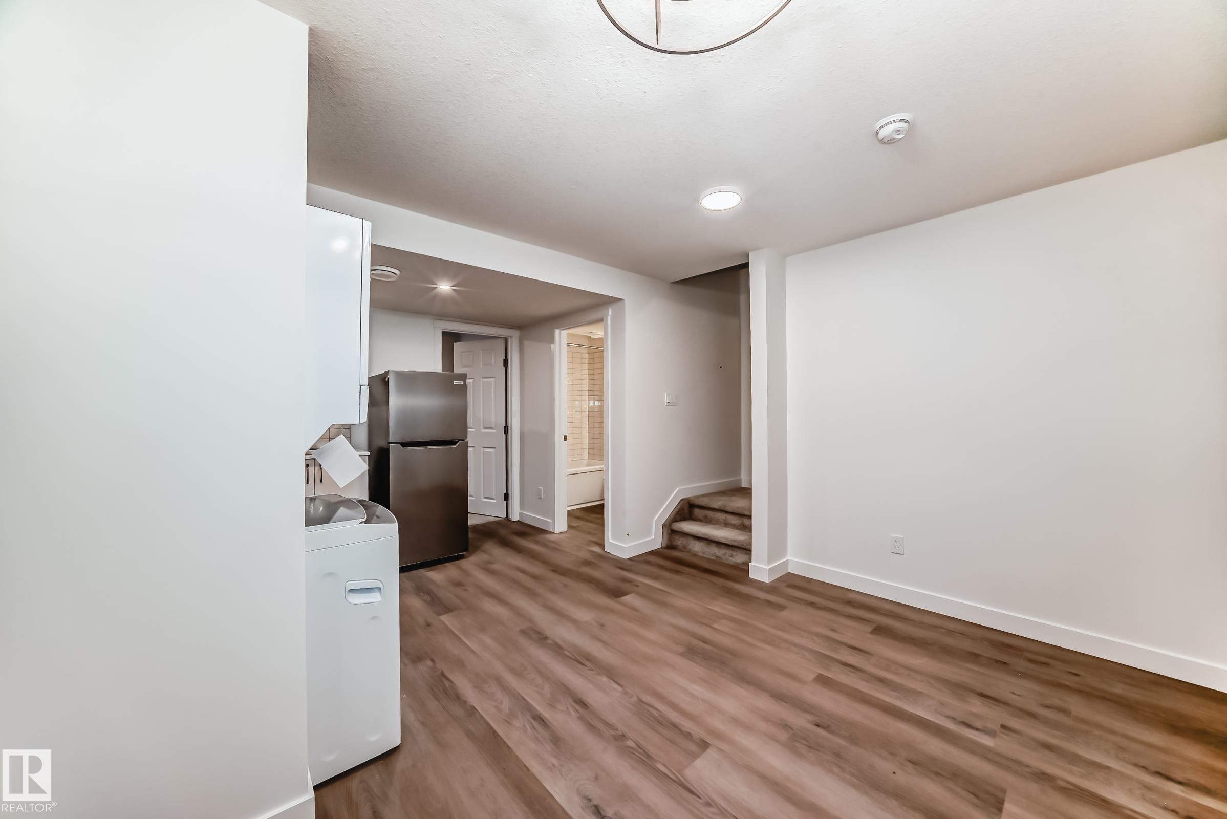 4619 177Ave, Edmonton, AB - Indoor Photo Showing Other Room