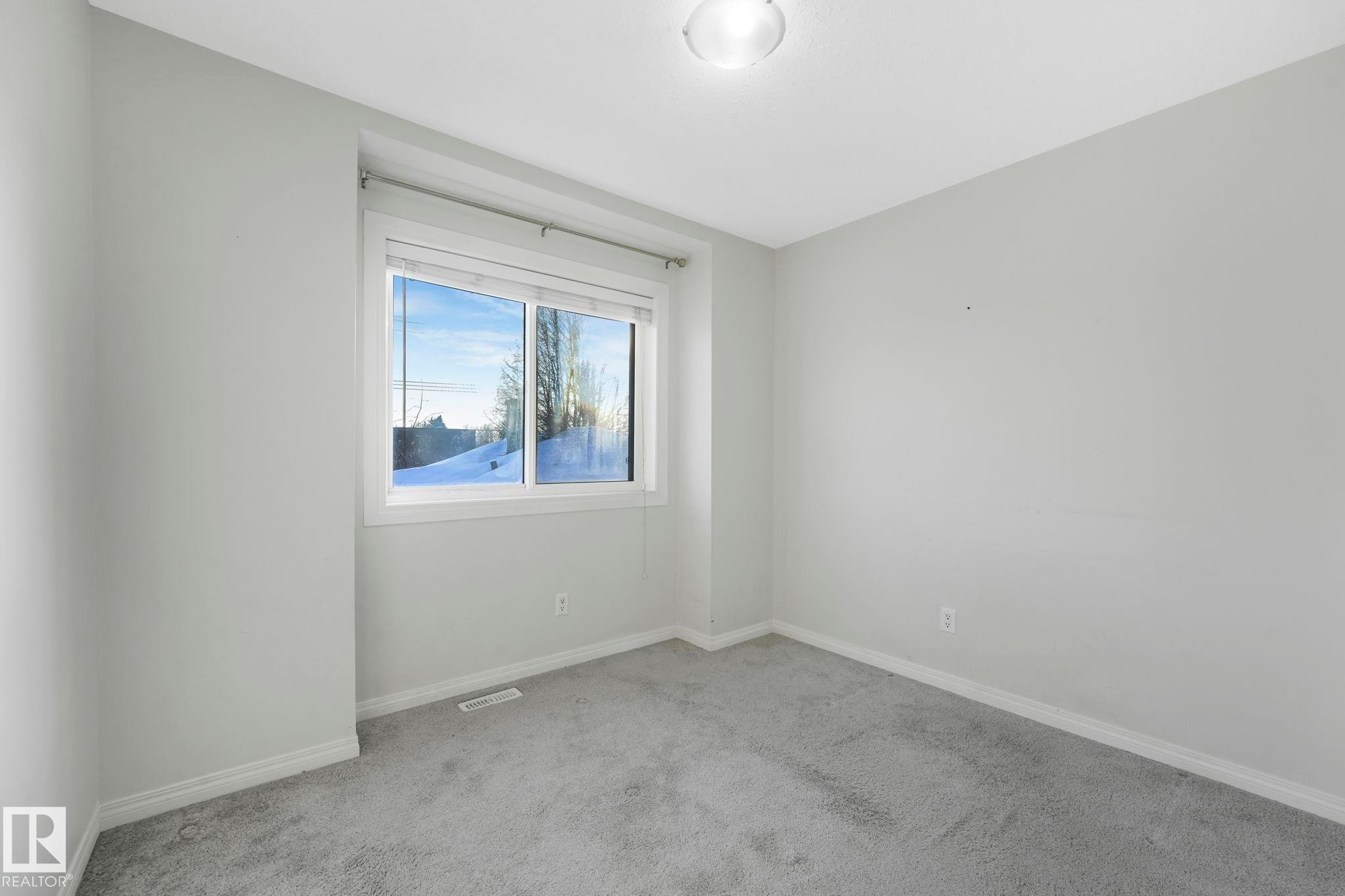 2 11813 43 Street, Edmonton, AB - Indoor Photo Showing Other Room