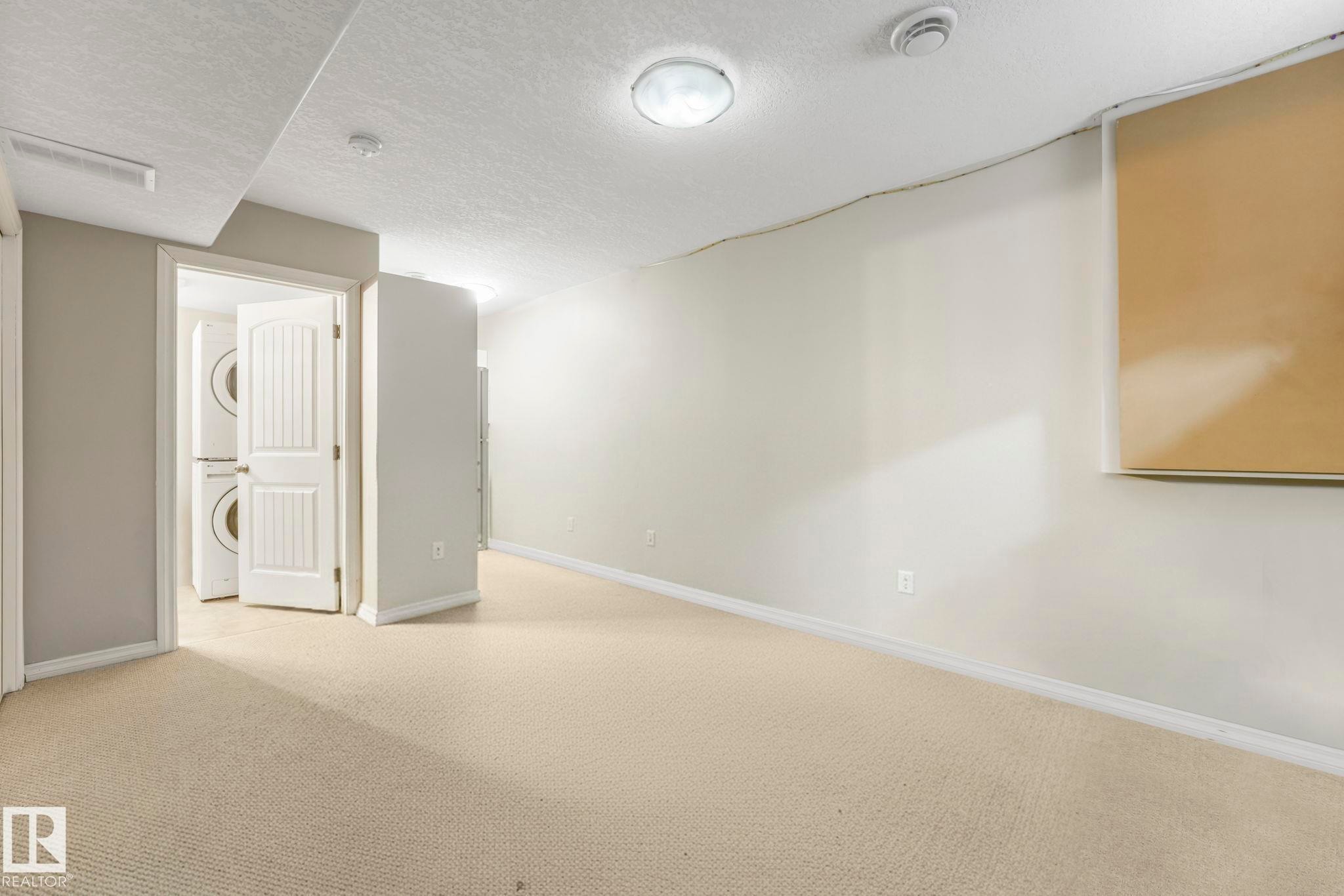 2 11813 43 Street, Edmonton, AB - Indoor