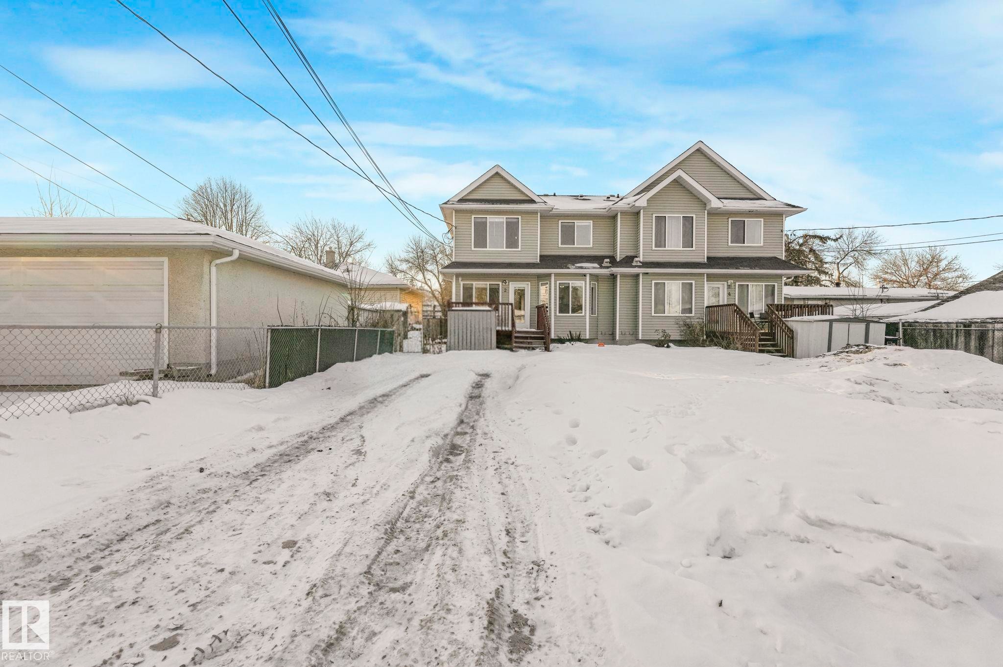 2 11813 43 Street, Edmonton, AB - Outdoor