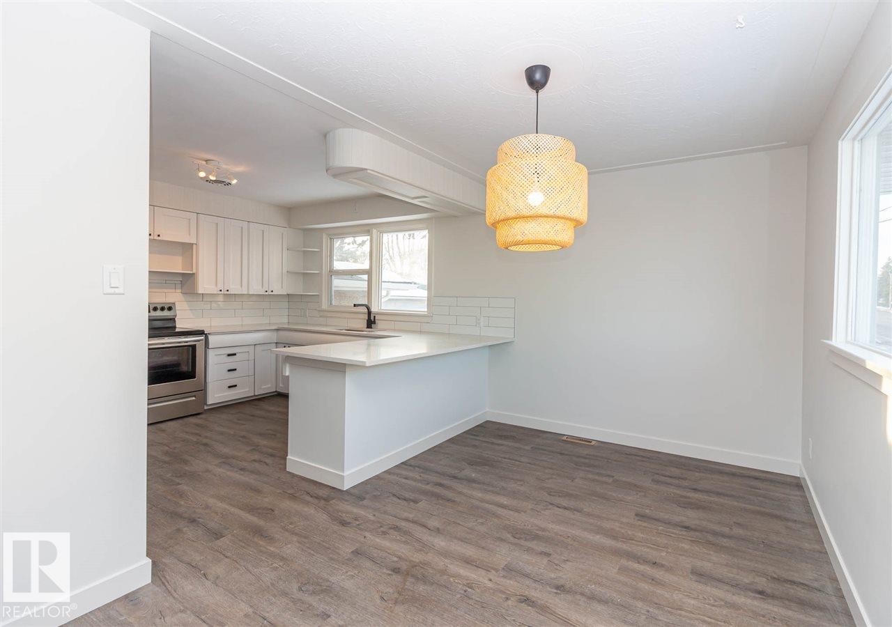 10536 76 Street, Edmonton, AB - Indoor