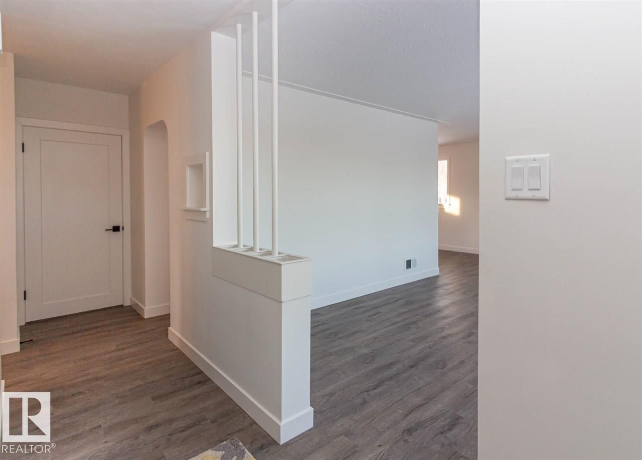 10536 76 Street, Edmonton, AB - Indoor Photo Showing Other Room