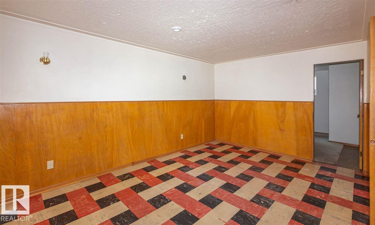 10536 76 Street, Edmonton, AB - Indoor Photo Showing Other Room