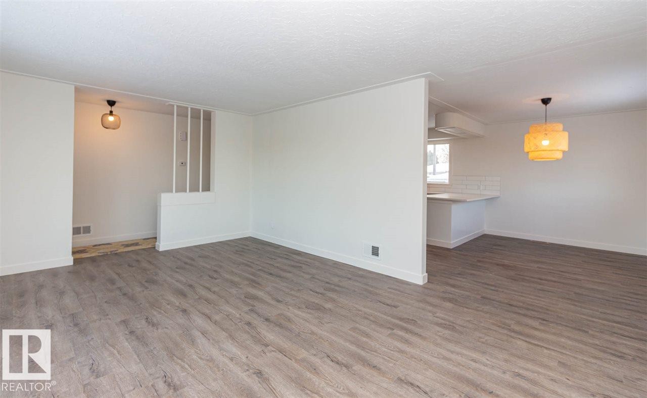 10536 76 Street, Edmonton, AB - Indoor Photo Showing Other Room