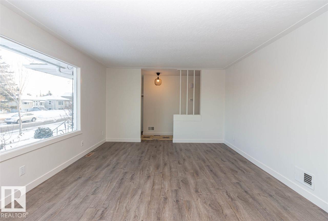 10536 76 Street, Edmonton, AB - Indoor Photo Showing Other Room