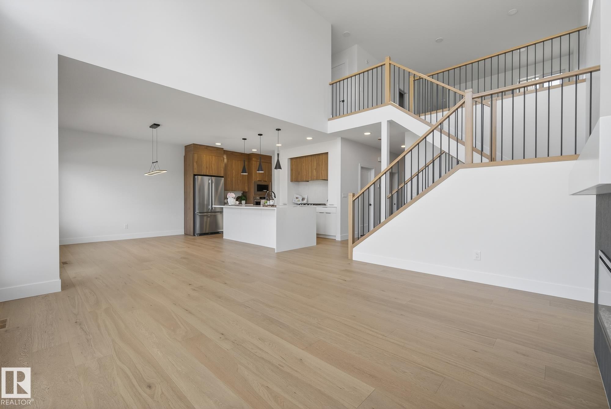 7095 Kiviaq Crescent, Edmonton, AB - Indoor Photo Showing Kitchen