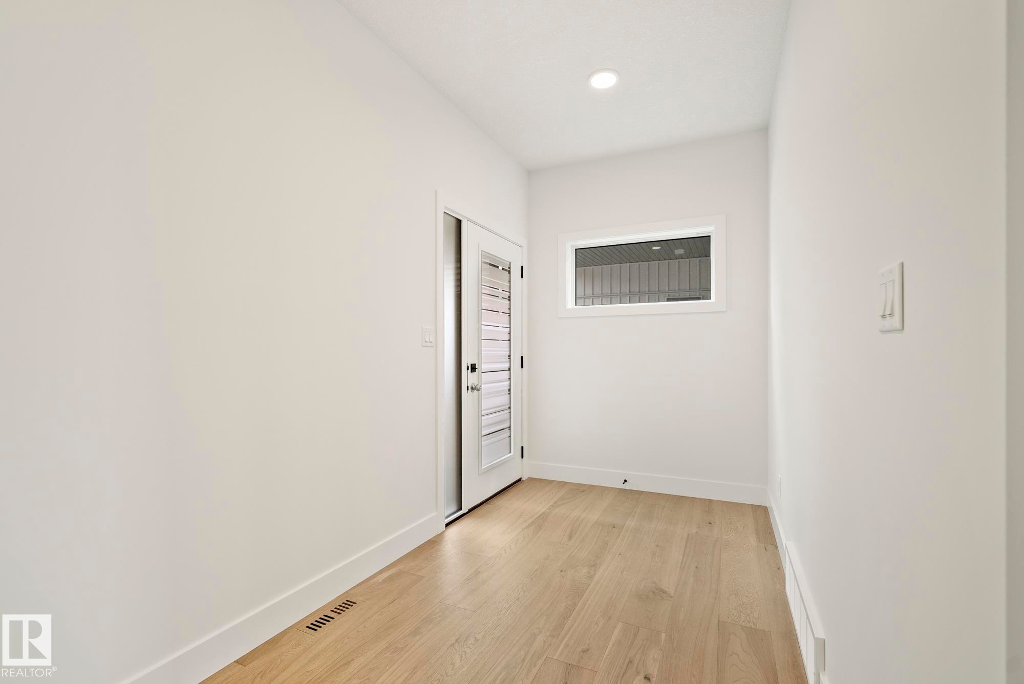 7095 Kiviaq Crescent, Edmonton, AB - Indoor With Storage