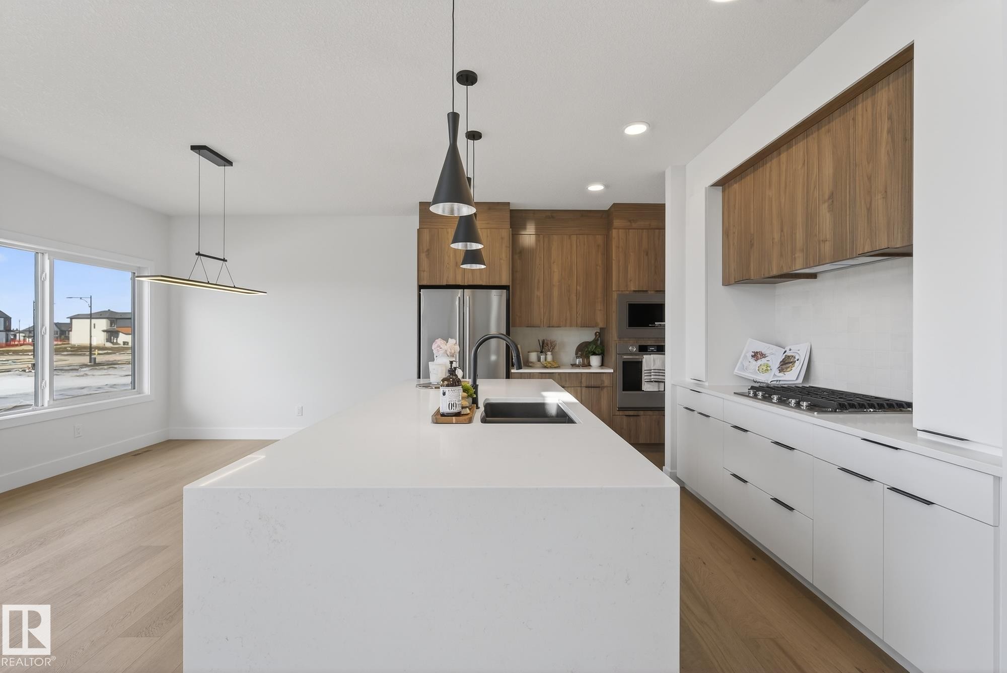 7095 Kiviaq Crescent, Edmonton, AB -