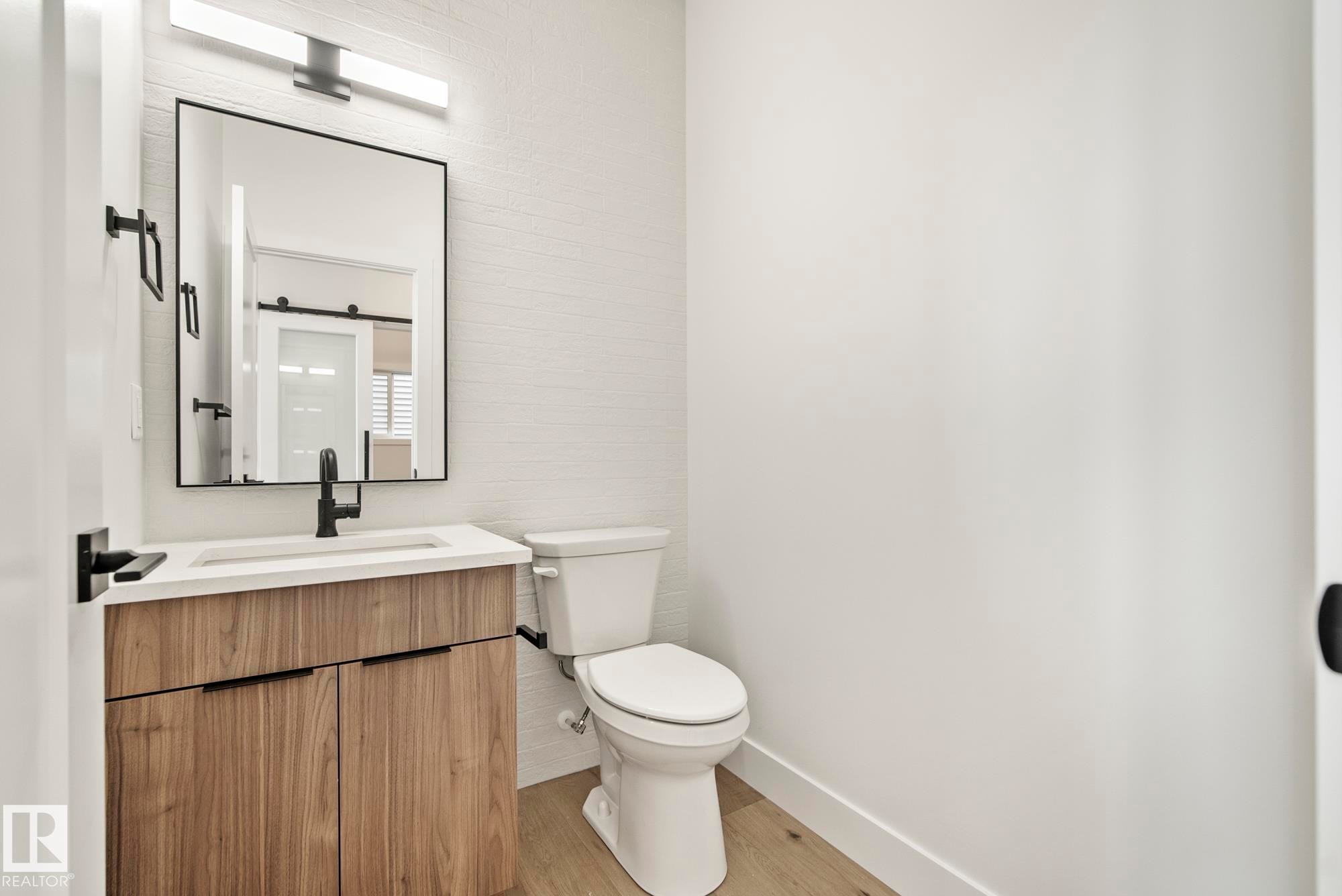 7095 Kiviaq Crescent, Edmonton, AB - Indoor Photo Showing Other Room