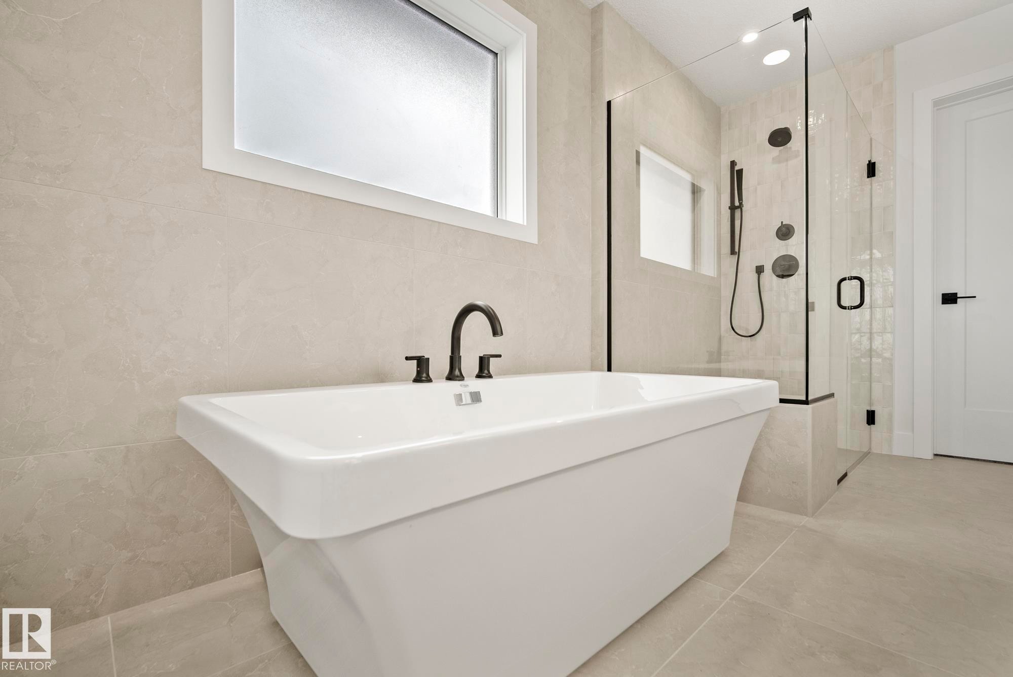 7095 Kiviaq Crescent, Edmonton, AB - Indoor With Storage