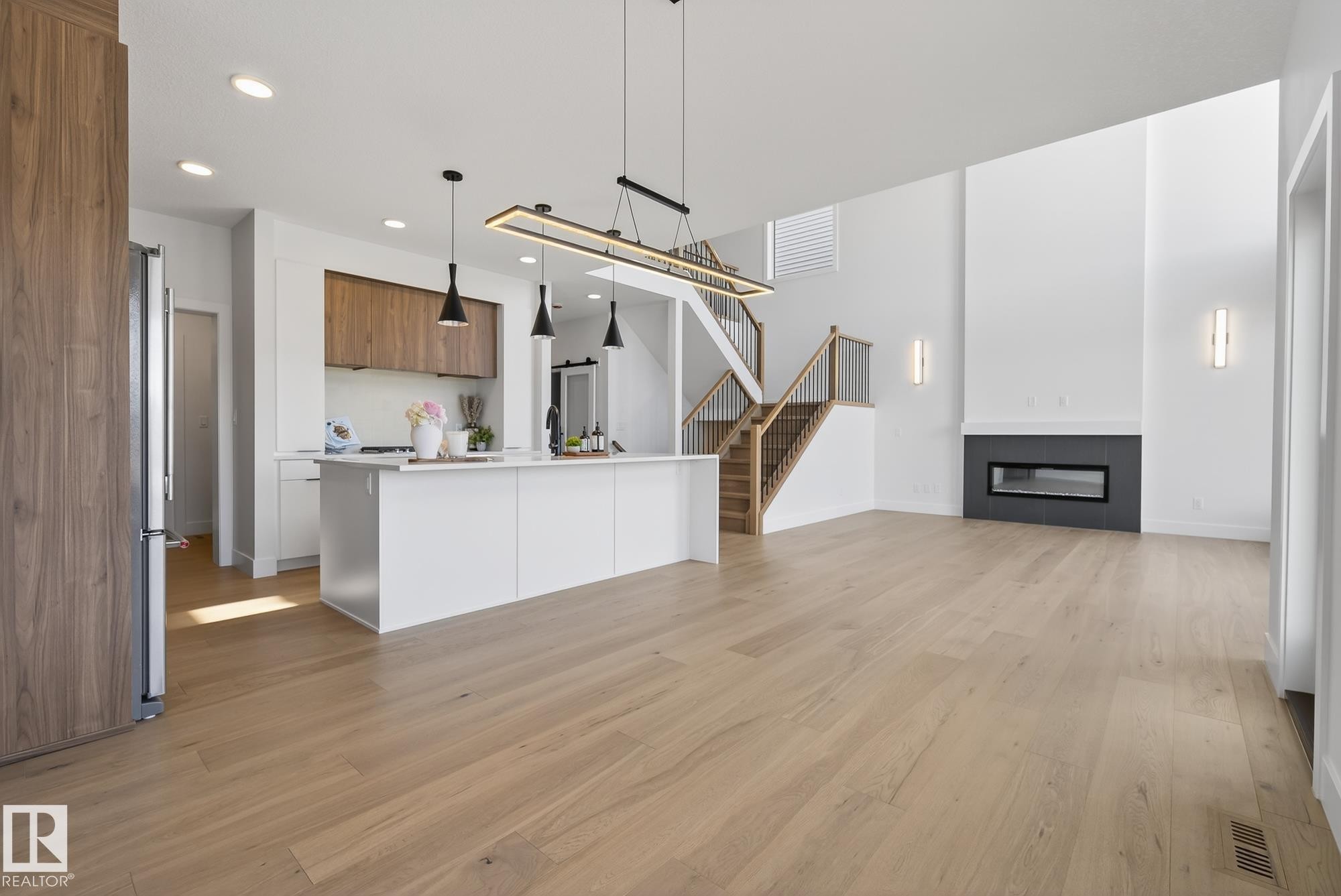 7095 Kiviaq Crescent, Edmonton, AB - Indoor Photo Showing Other Room