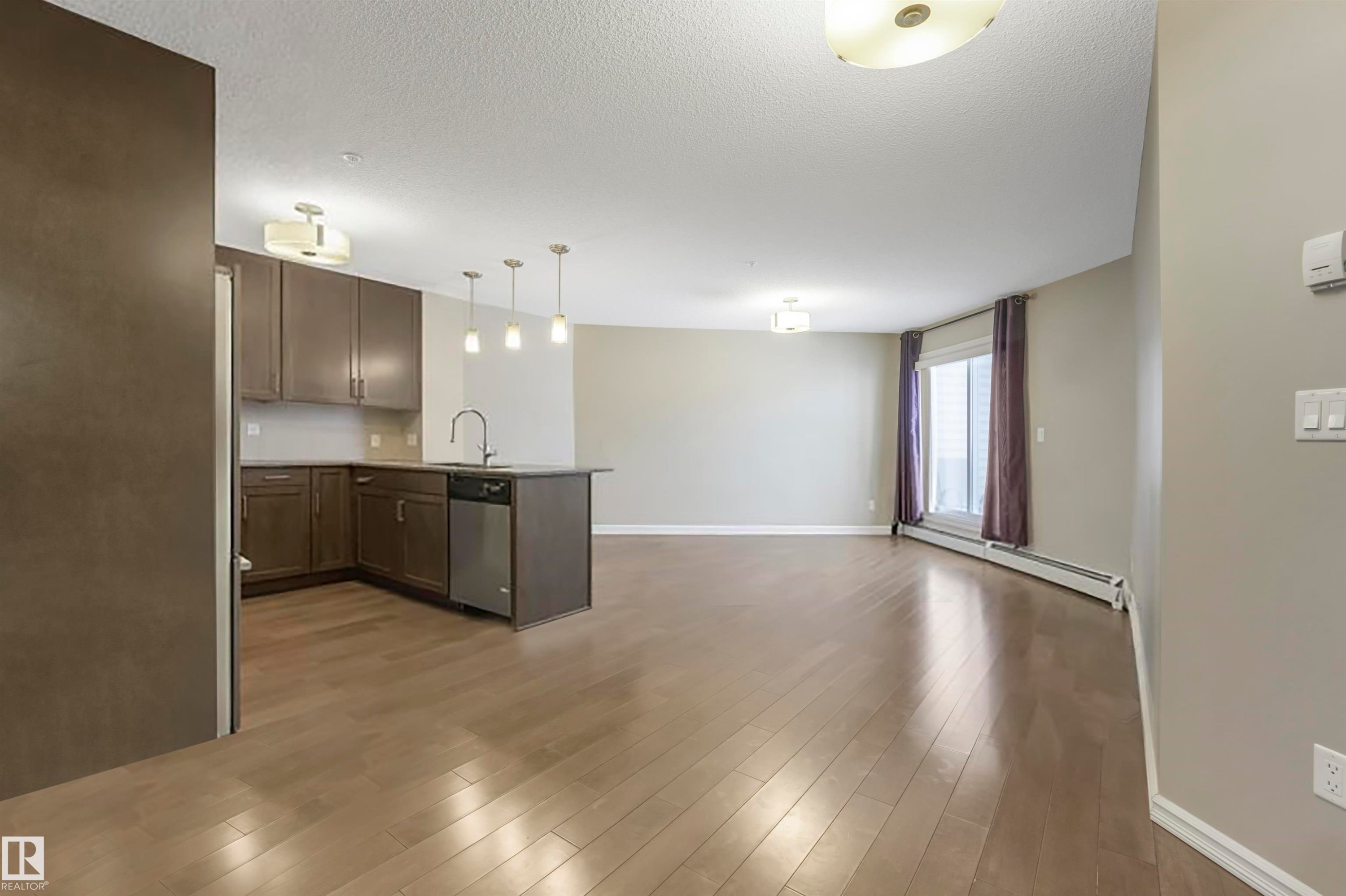 314 2203 44 Avenue, Edmonton, AB - Indoor Photo Showing Kitchen