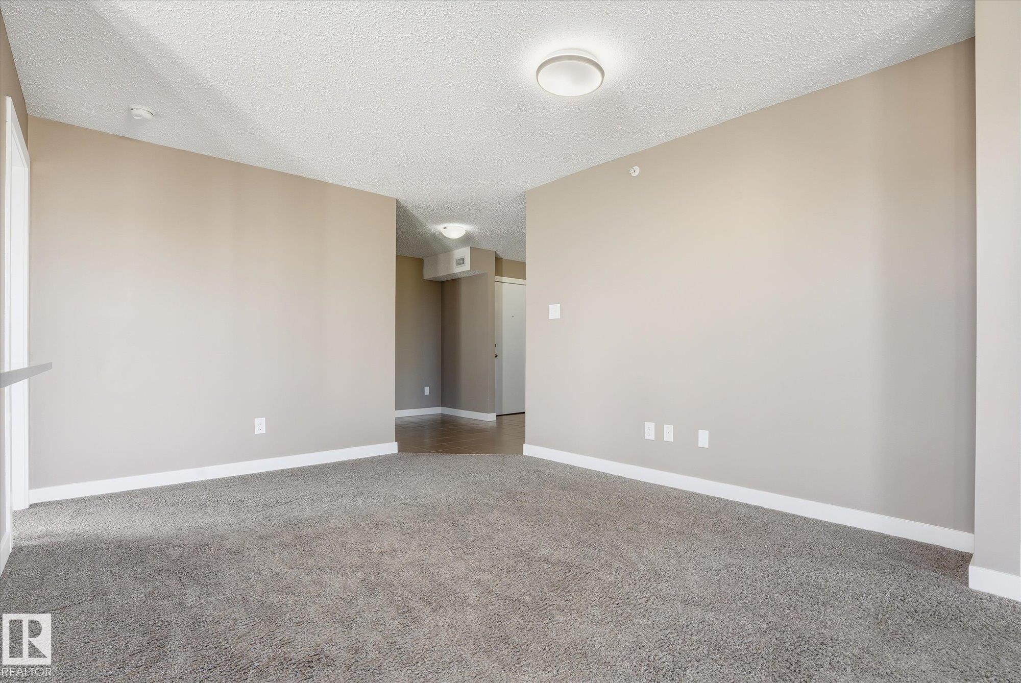 402 11803 22 Avenue, Edmonton, AB - Indoor Photo Showing Other Room