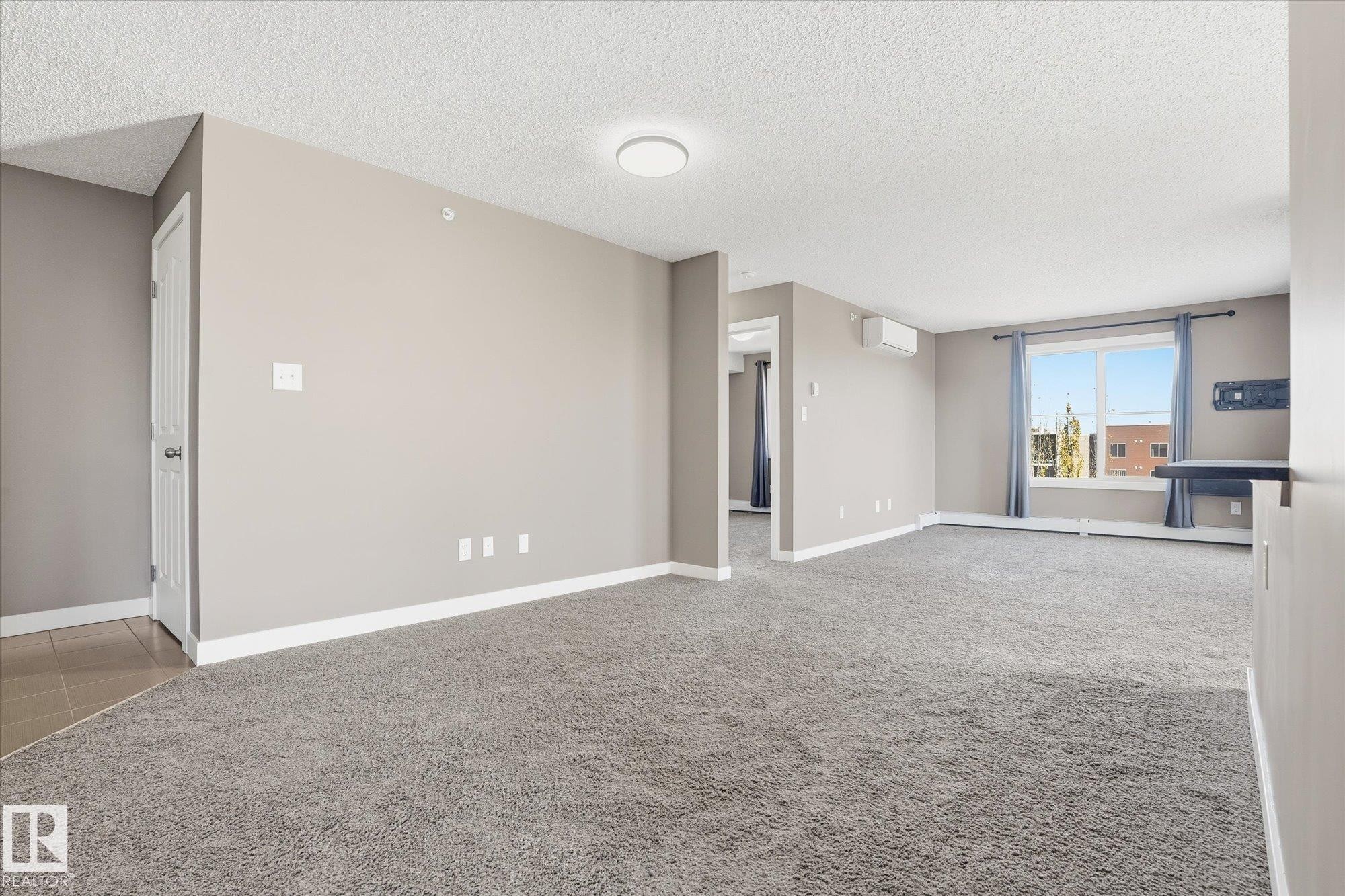 402 11803 22 Avenue, Edmonton, AB - Indoor Photo Showing Other Room